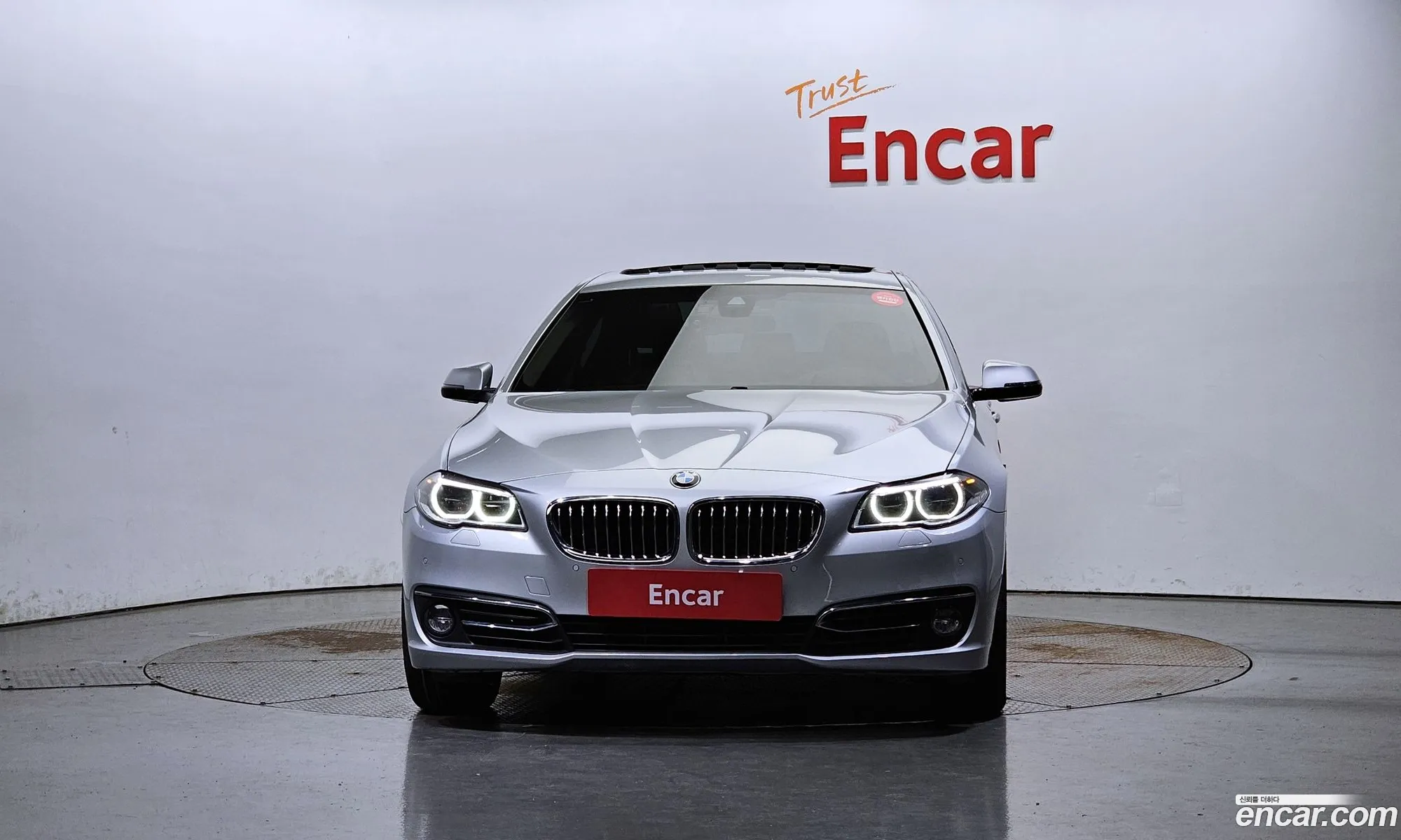 BMW 5 Series F10 520D xDrive Luxury - фотография 13968291