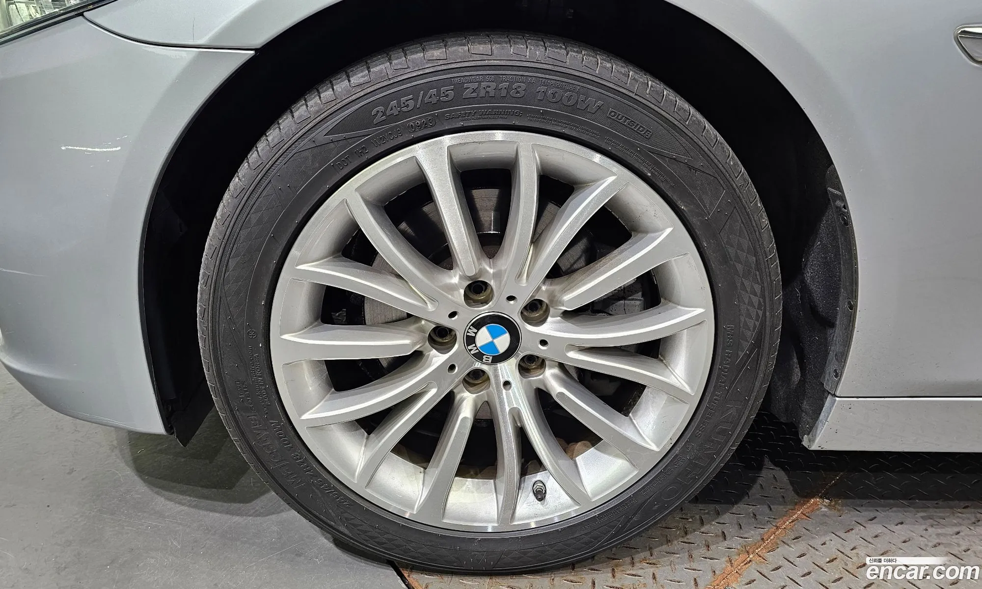 BMW 5 Series F10 520D xDrive Luxury - фотография 13968293