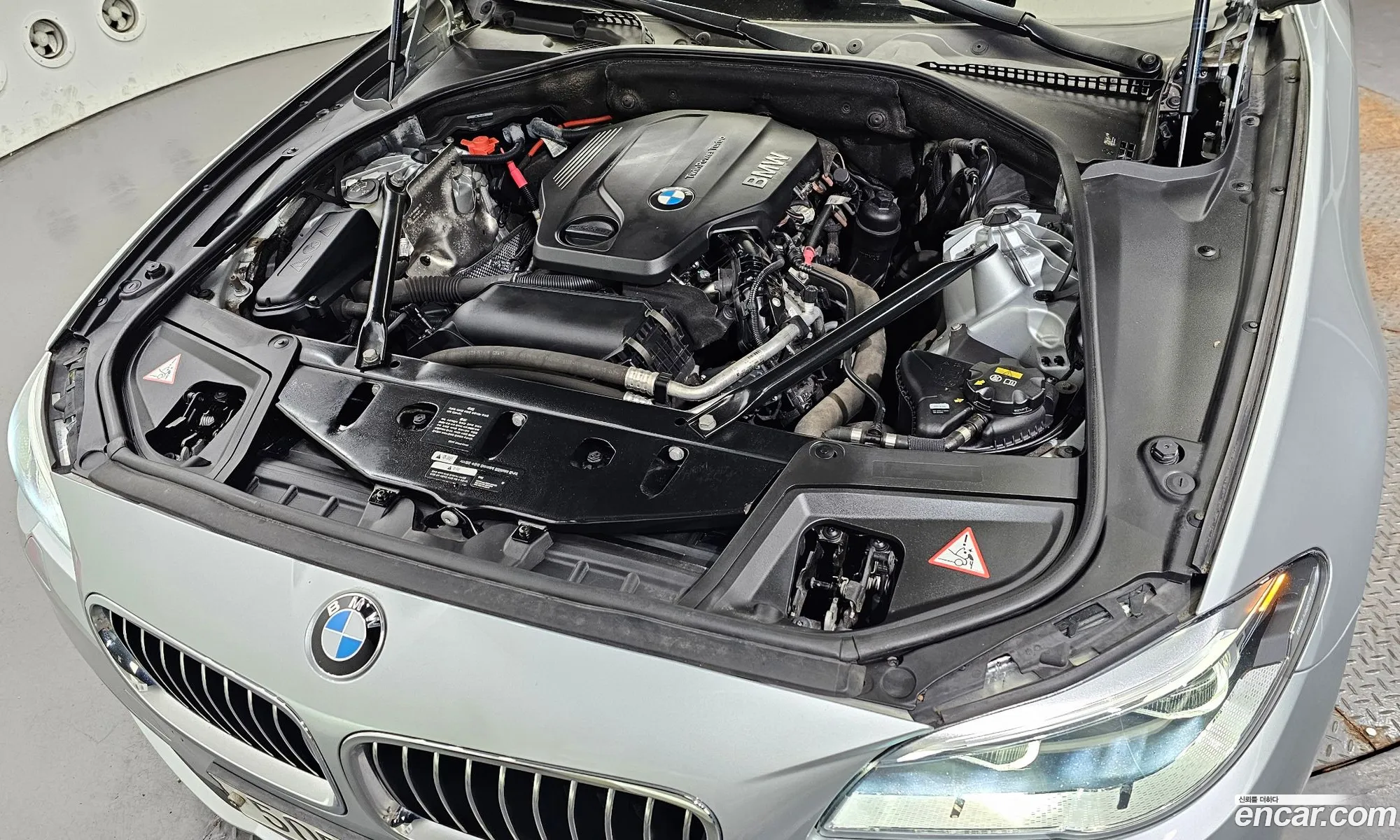 BMW 5 Series F10 520D xDrive Luxury - фотография 13968294