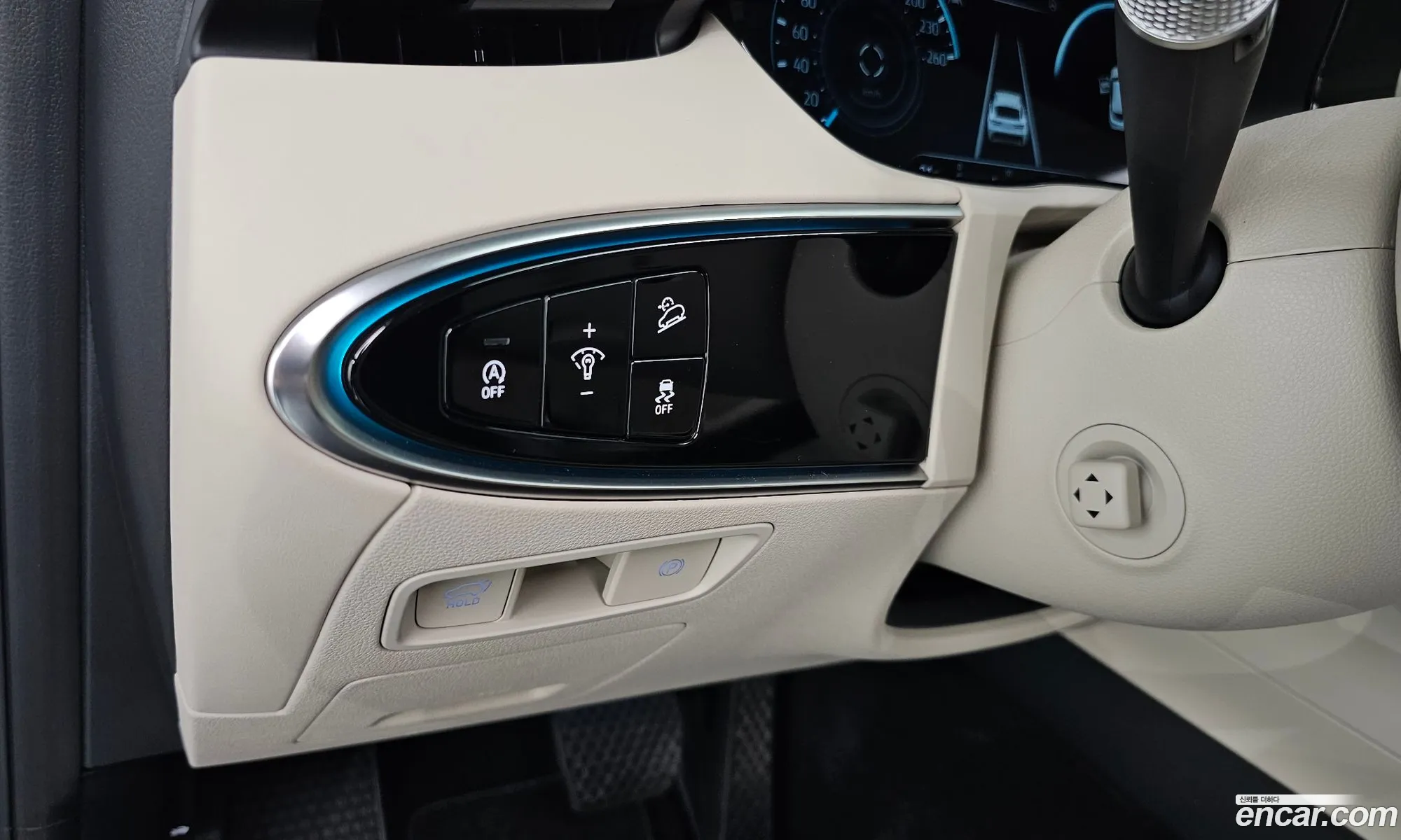 Genesis Gv70 25T Gasoline Awd 2022 - фотография 12700756