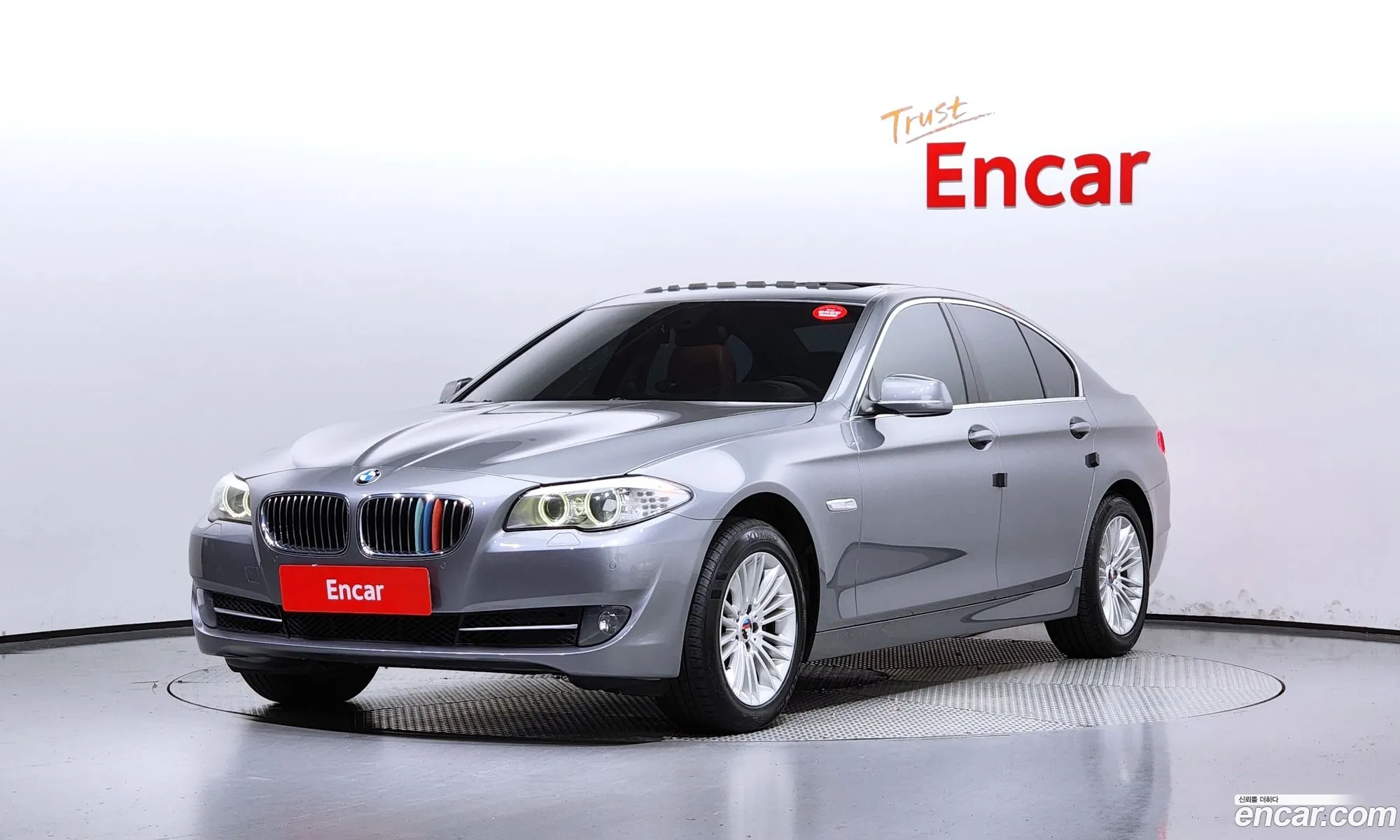 BMW 5 Series F10 520D - фотография 13755090