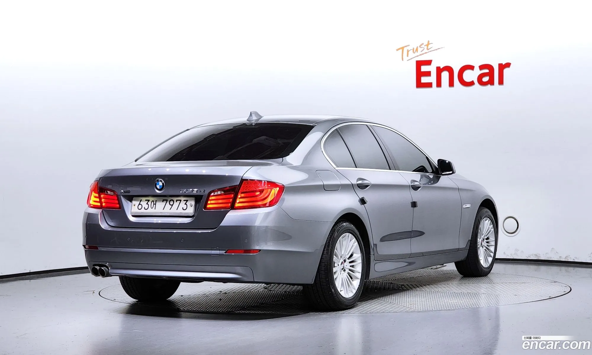 BMW 5 Series F10 520D - фотография 13755091