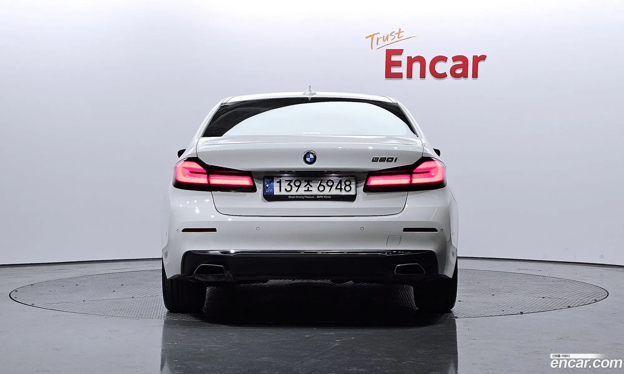 BMW 5 Series G30 520I Luxury - фотография 13684187