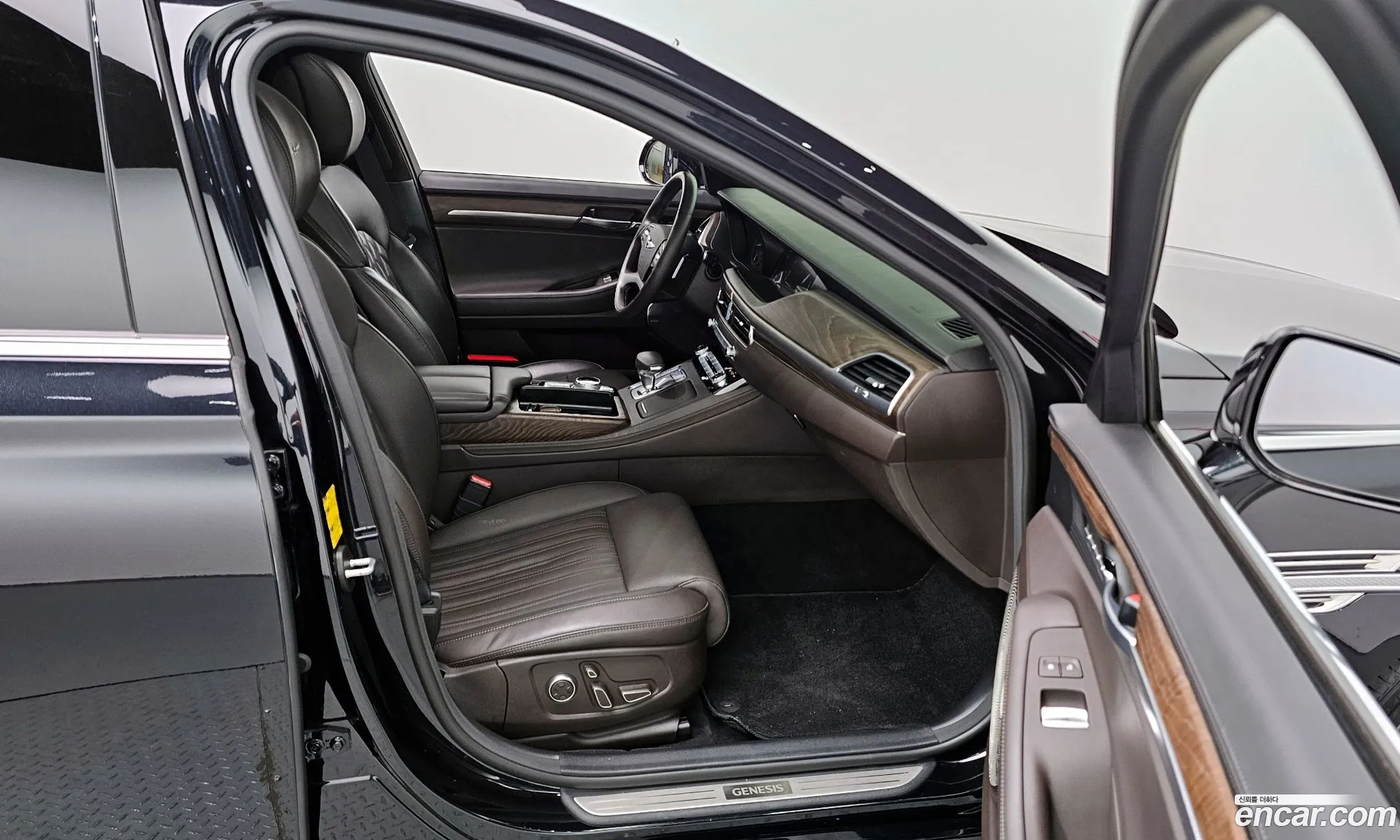 G90 38 Awd Prestige - фотография 12691534