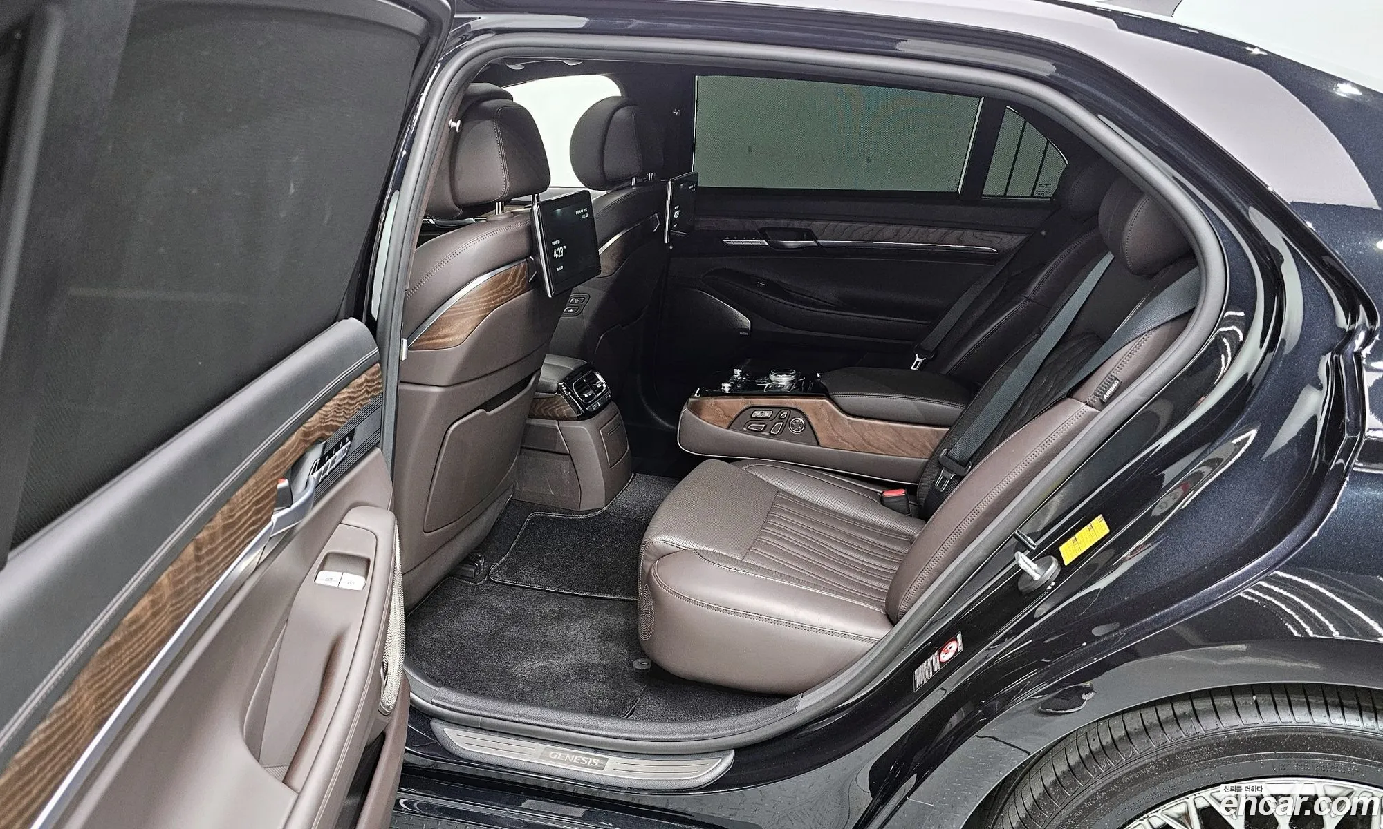 G90 38 Awd Prestige - фотография 12691533