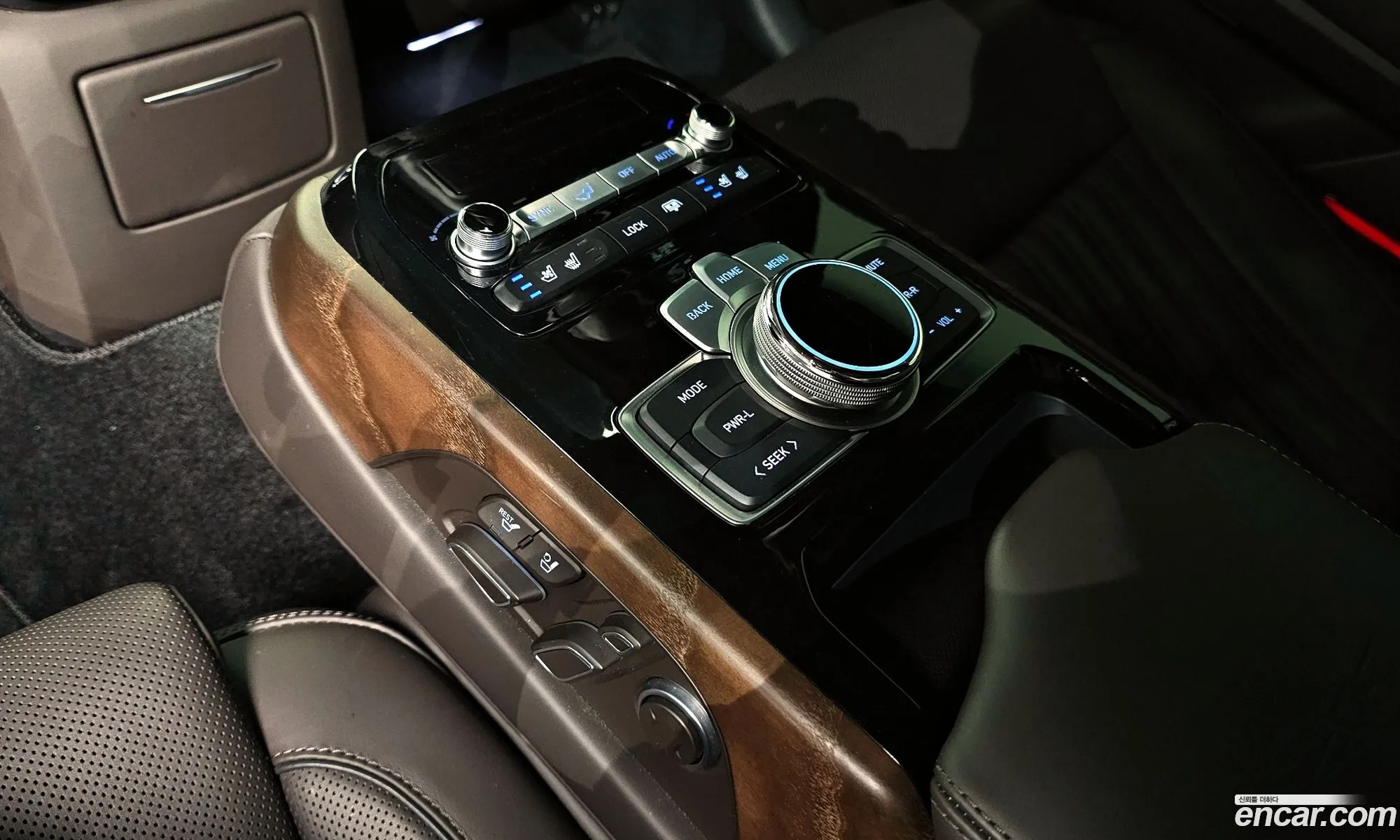 G90 38 Awd Prestige - фотография 12691532