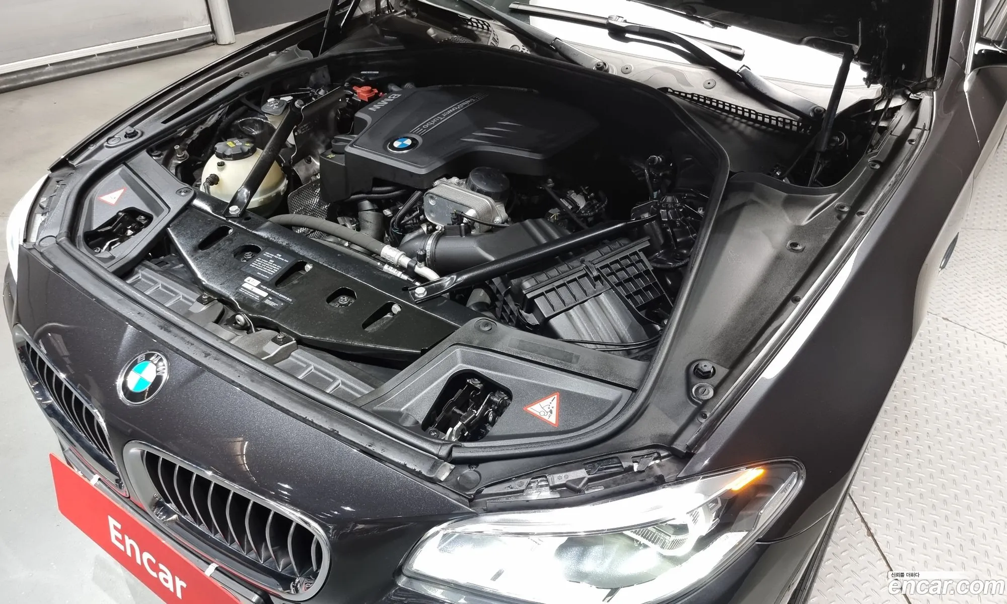 BMW 5 Series F10 528I Luxury Plus - фотография 13503431