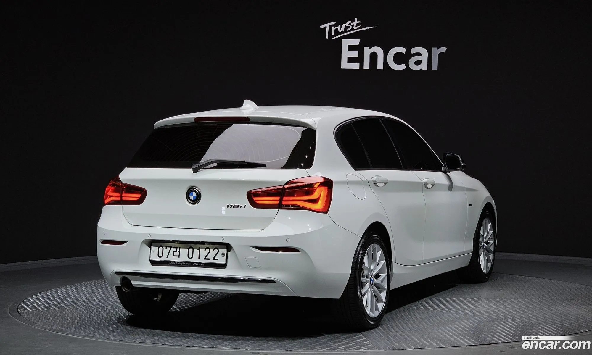 BMW 1 Series F20 118D Sports 5-Door - фотография 13799429