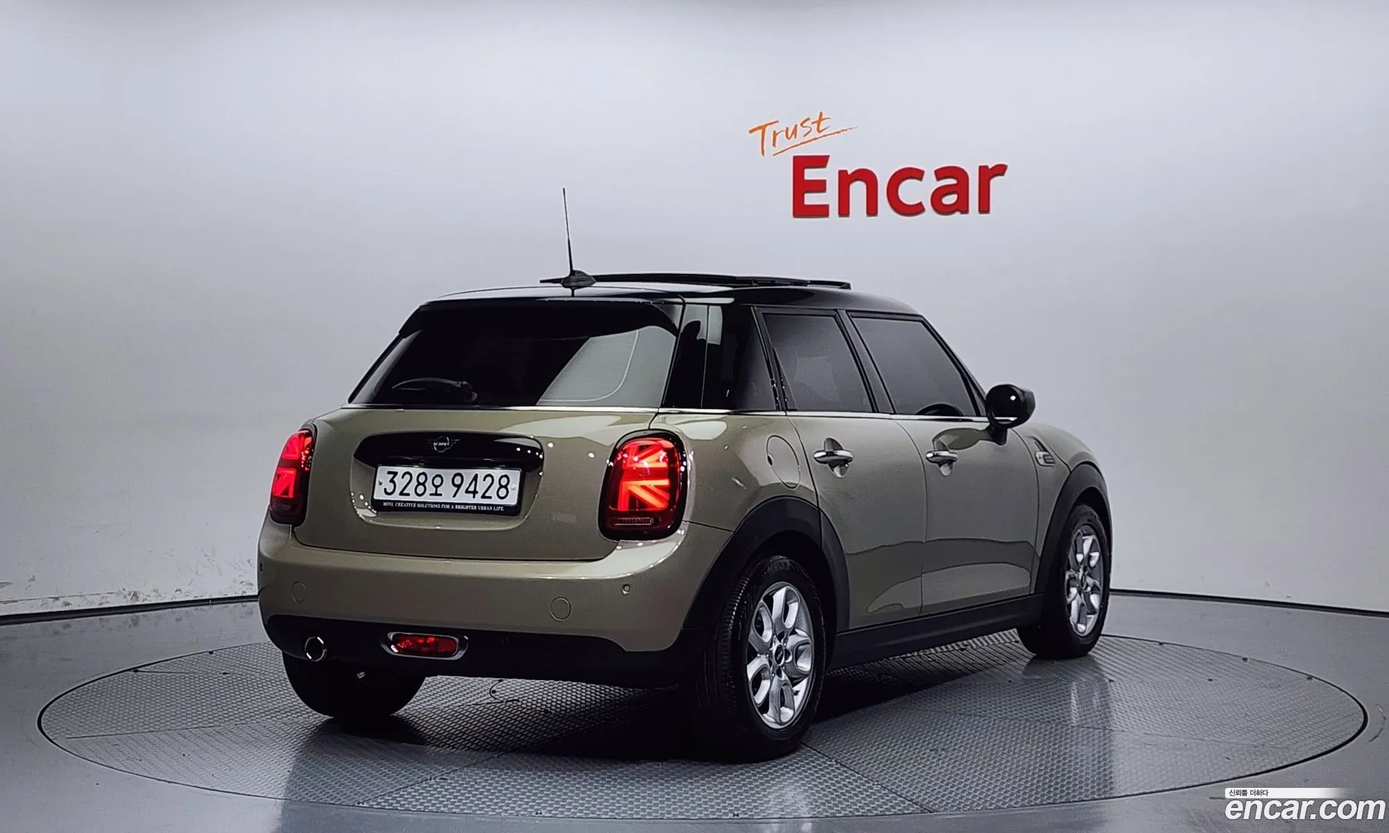 Mini Cooper 5-Door High 3Rd Generation - фотография 685365