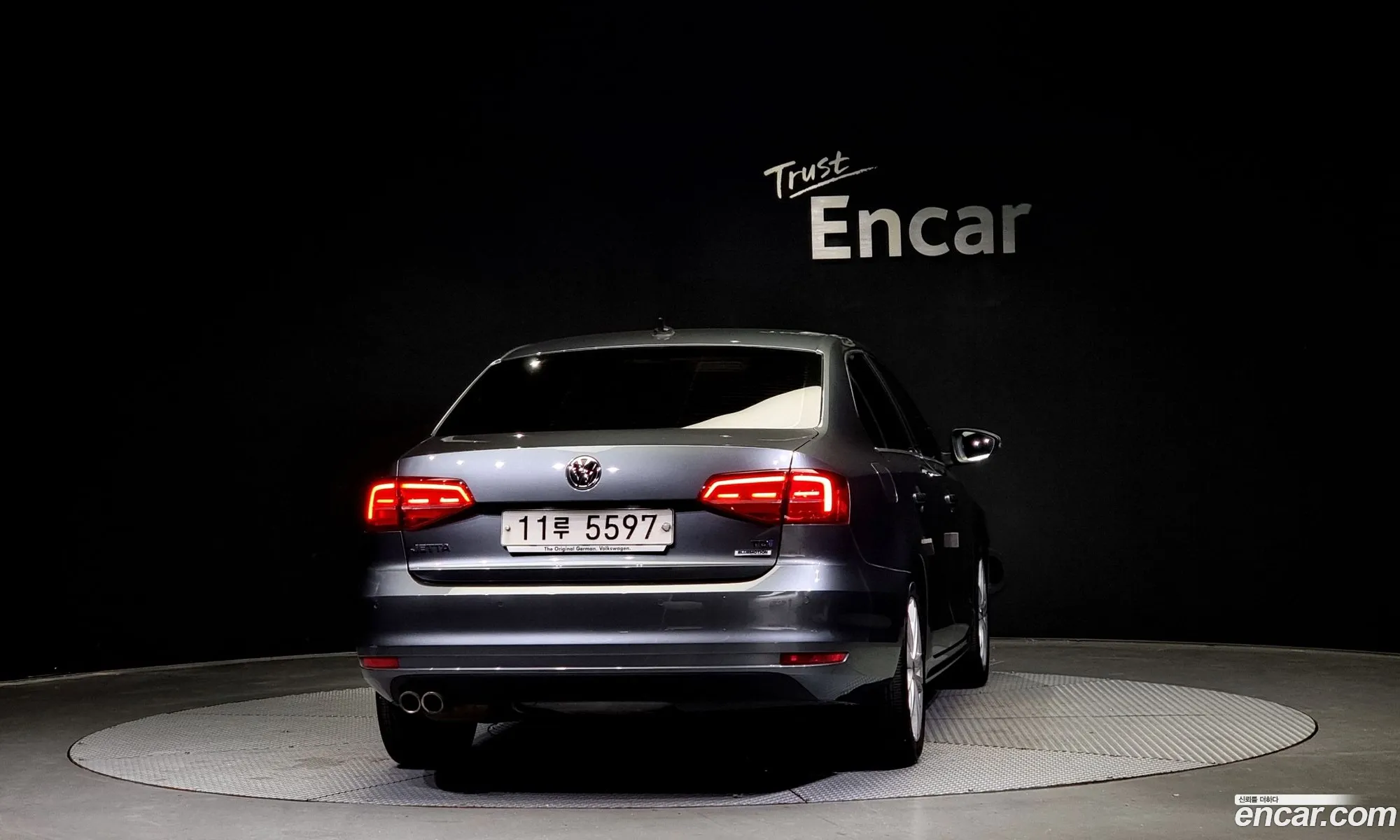 Volkswagen New Jetta 20 Tdi Bluemotion Premium 6Th Generation - фотография 12293573