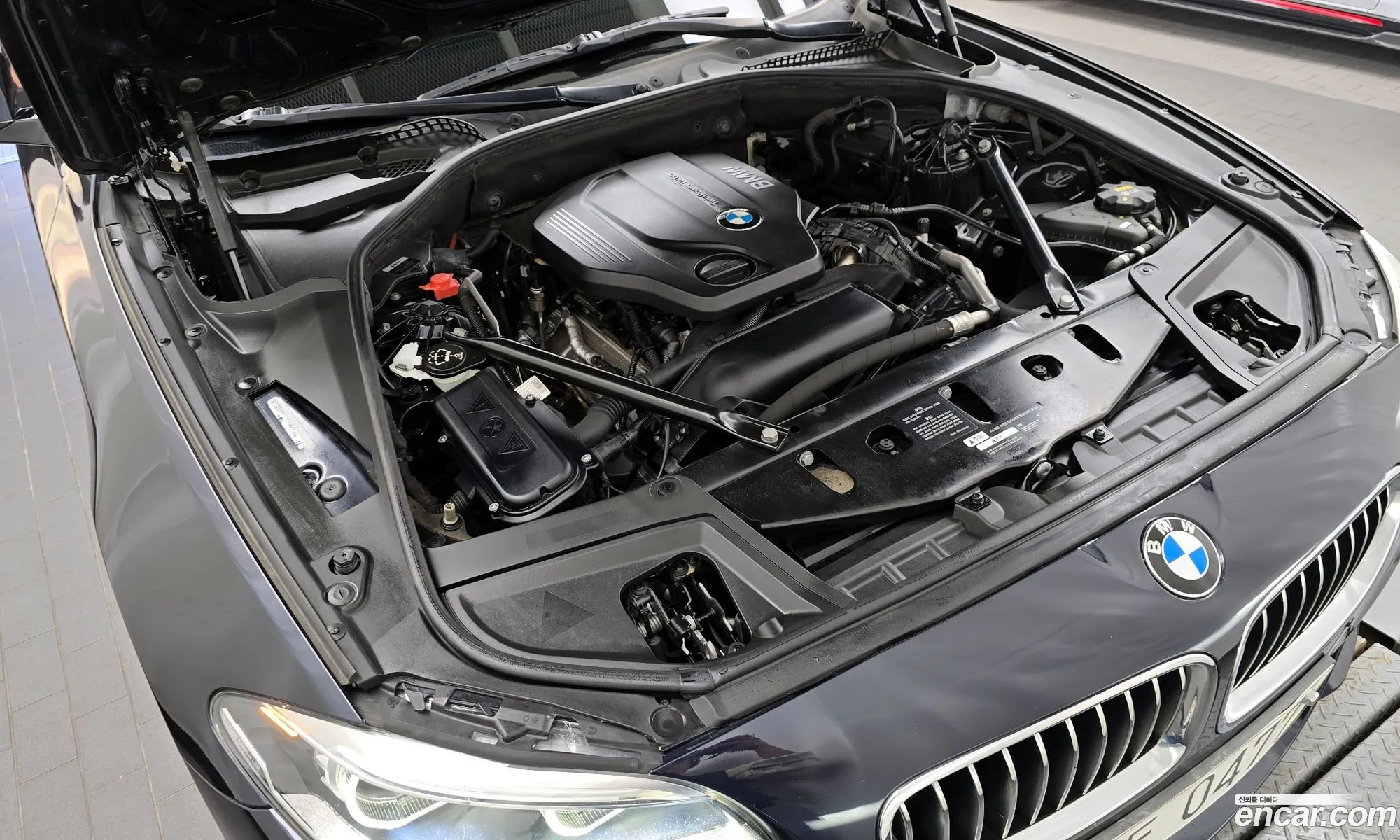 BMW 5 Series F10 520D xDrive M Aerodynamics - фотография 13684095