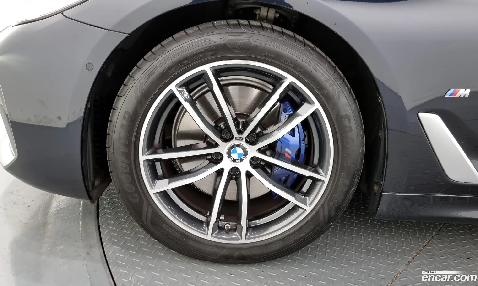 BMW 5 Series G30 520I M Sports - фотография 13676938