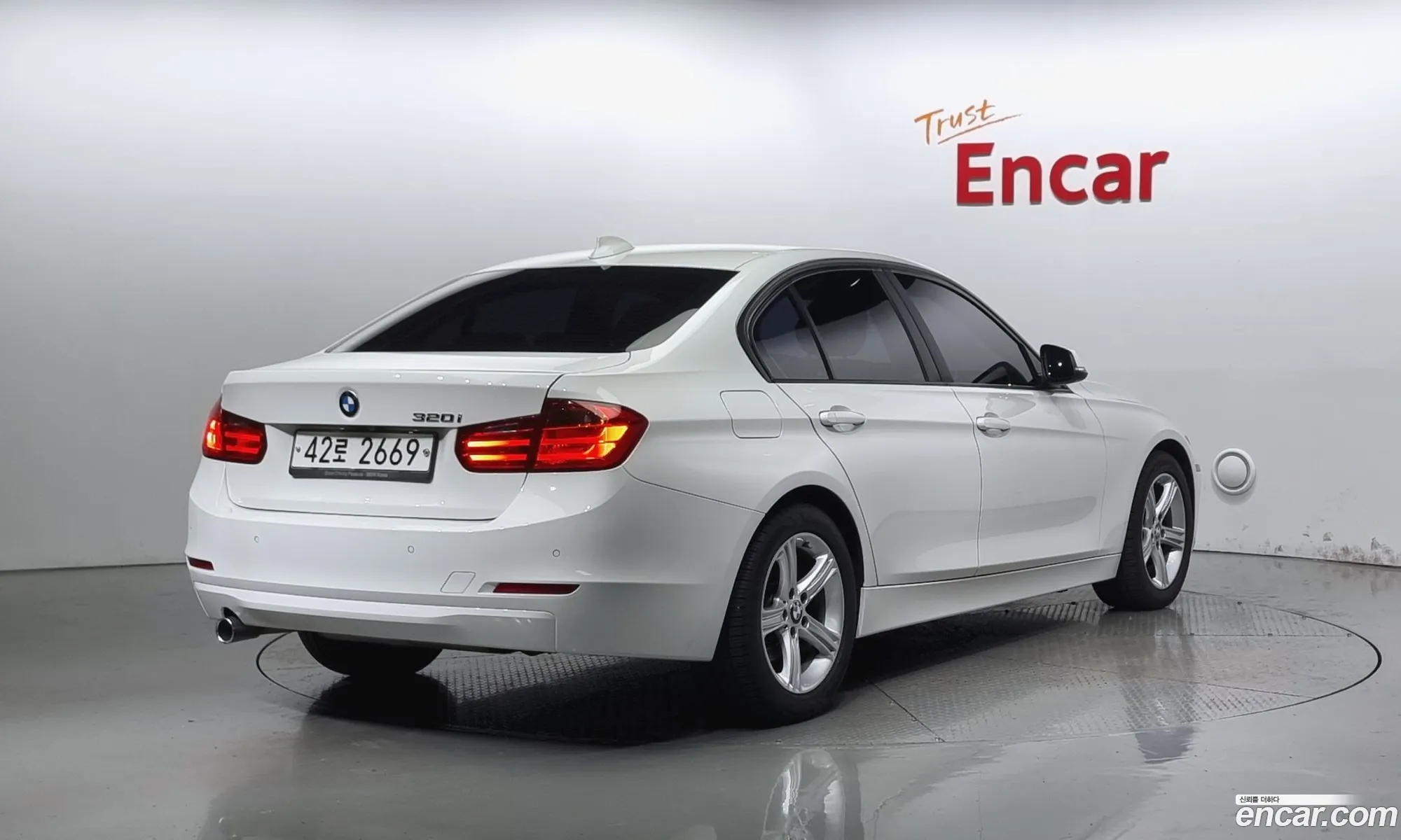 BMW 3 Series F30 320I - фотография 14036120