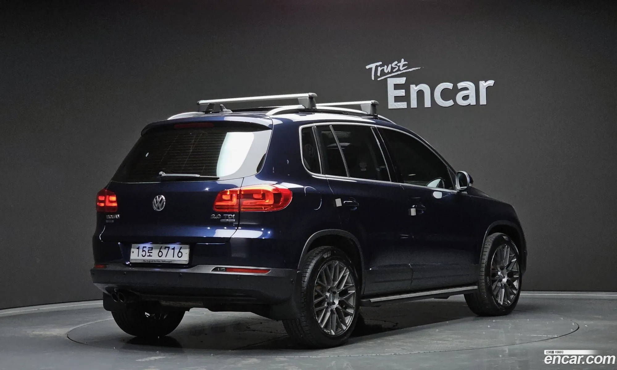 Volkswagen New Tiguan 20 Tdi Premium 5N - фотография 12293559