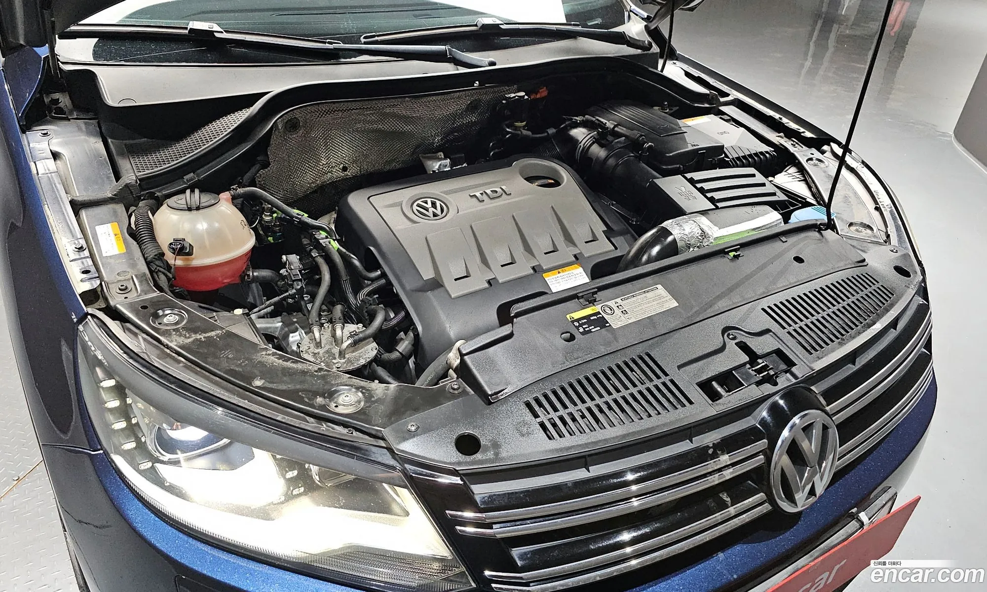 Volkswagen New Tiguan 20 Tdi Premium 5N - фотография 12293563