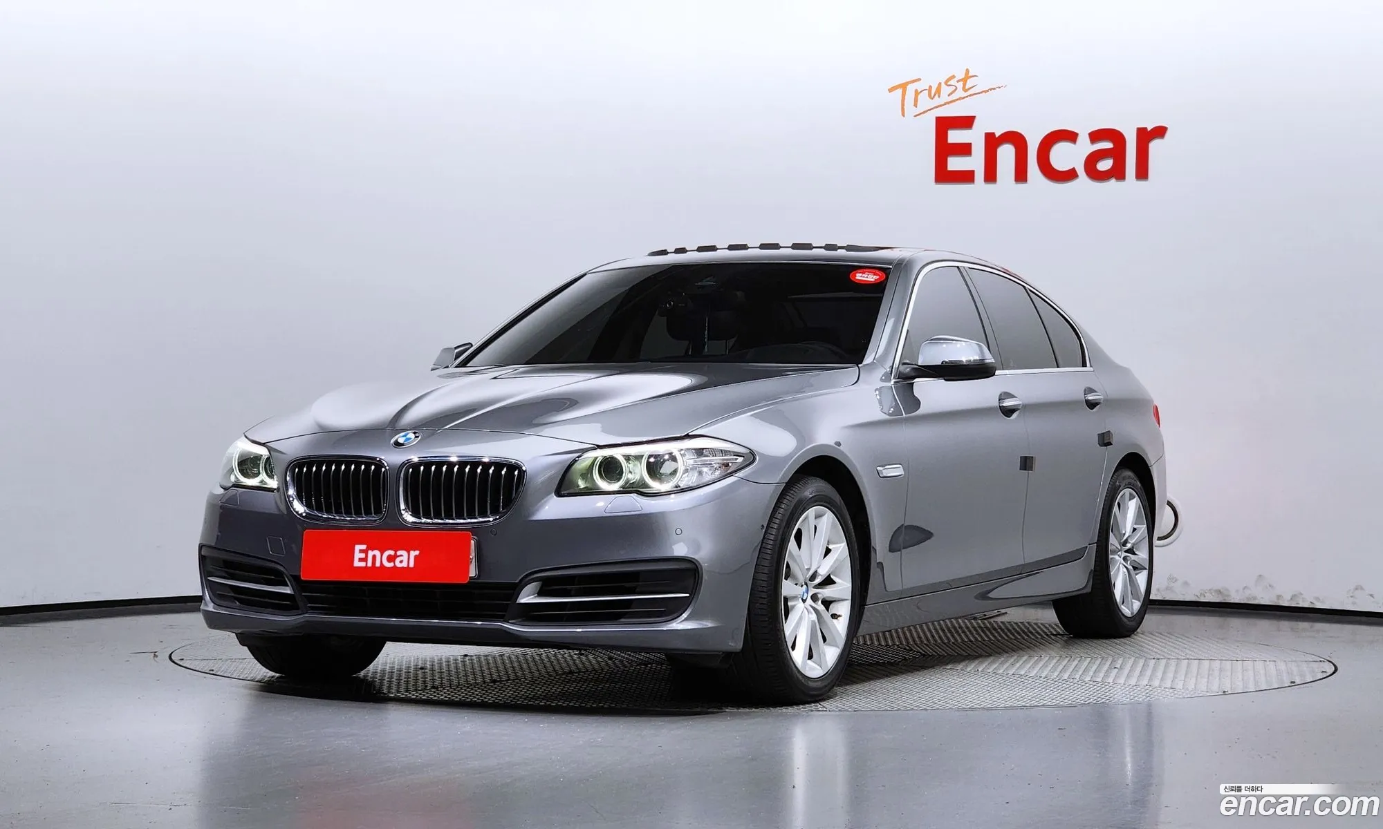 BMW 5 Series F10 528I xDrive - фотография 13503439