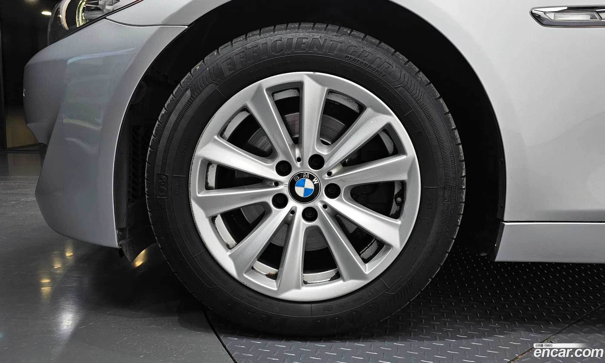 BMW 5 Series F10 520D - фотография 13532534
