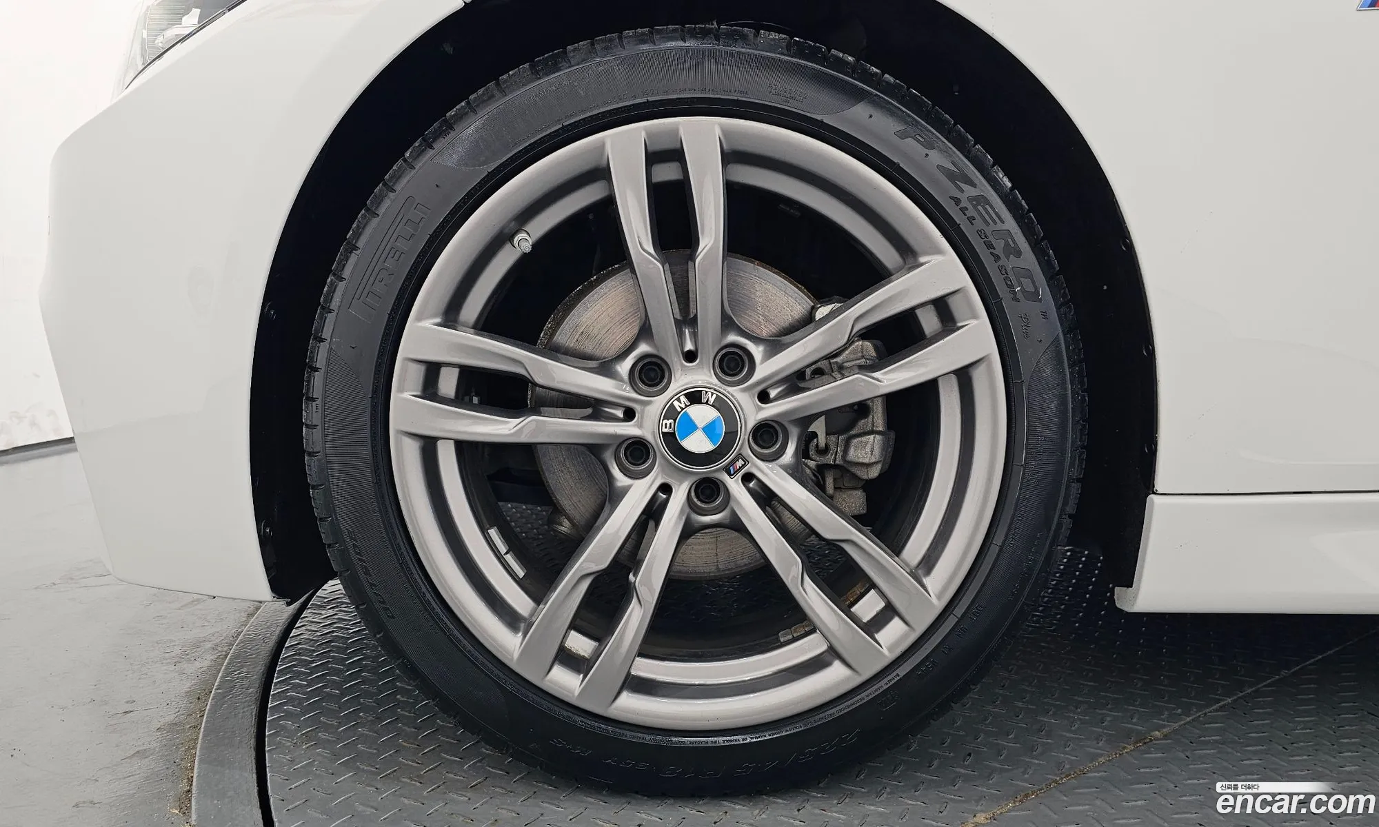 BMW 3 Series F30 320D M Sports - фотография 13532559
