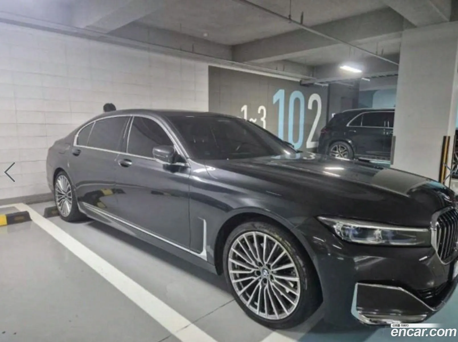 BMW 7 Series G11 740Li xDrive Design Pure Excellence - фотография 13632933