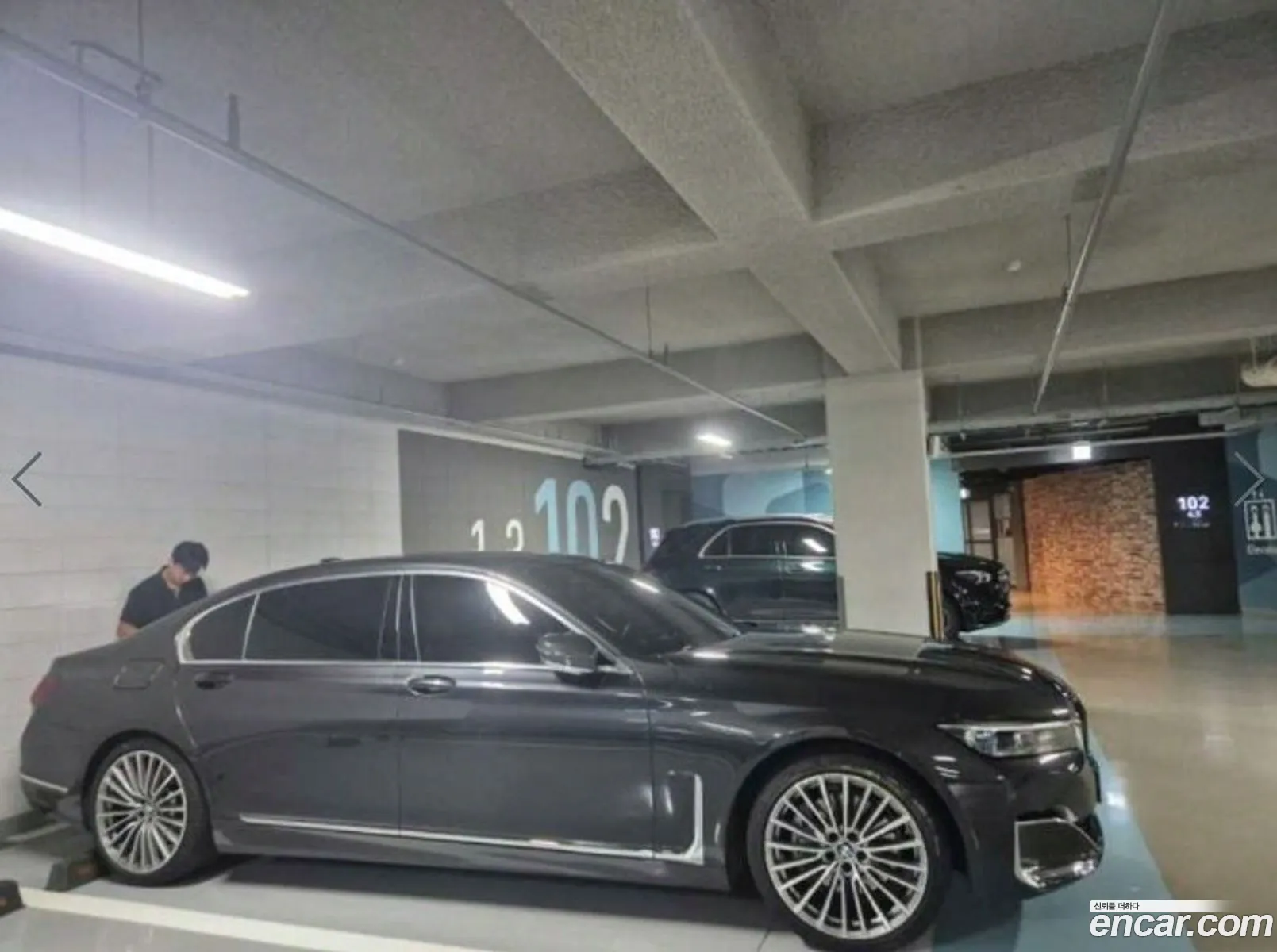 BMW 7 Series G11 740Li xDrive Design Pure Excellence - фотография 13632934