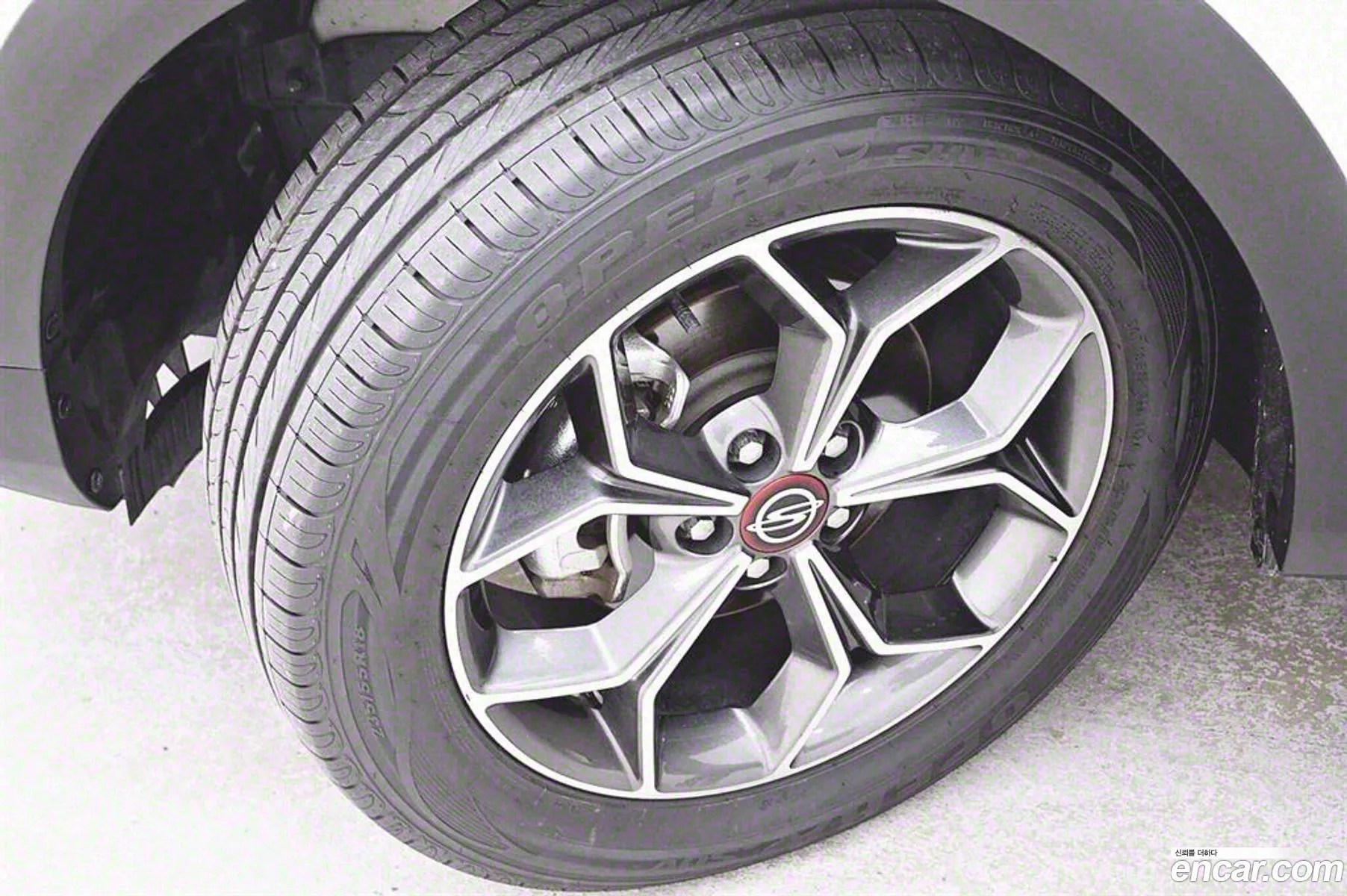 Kg Mobility Ssangyong Beautiful Korando Gasoline 15 2Wd R-Plus - фотография 7006124
