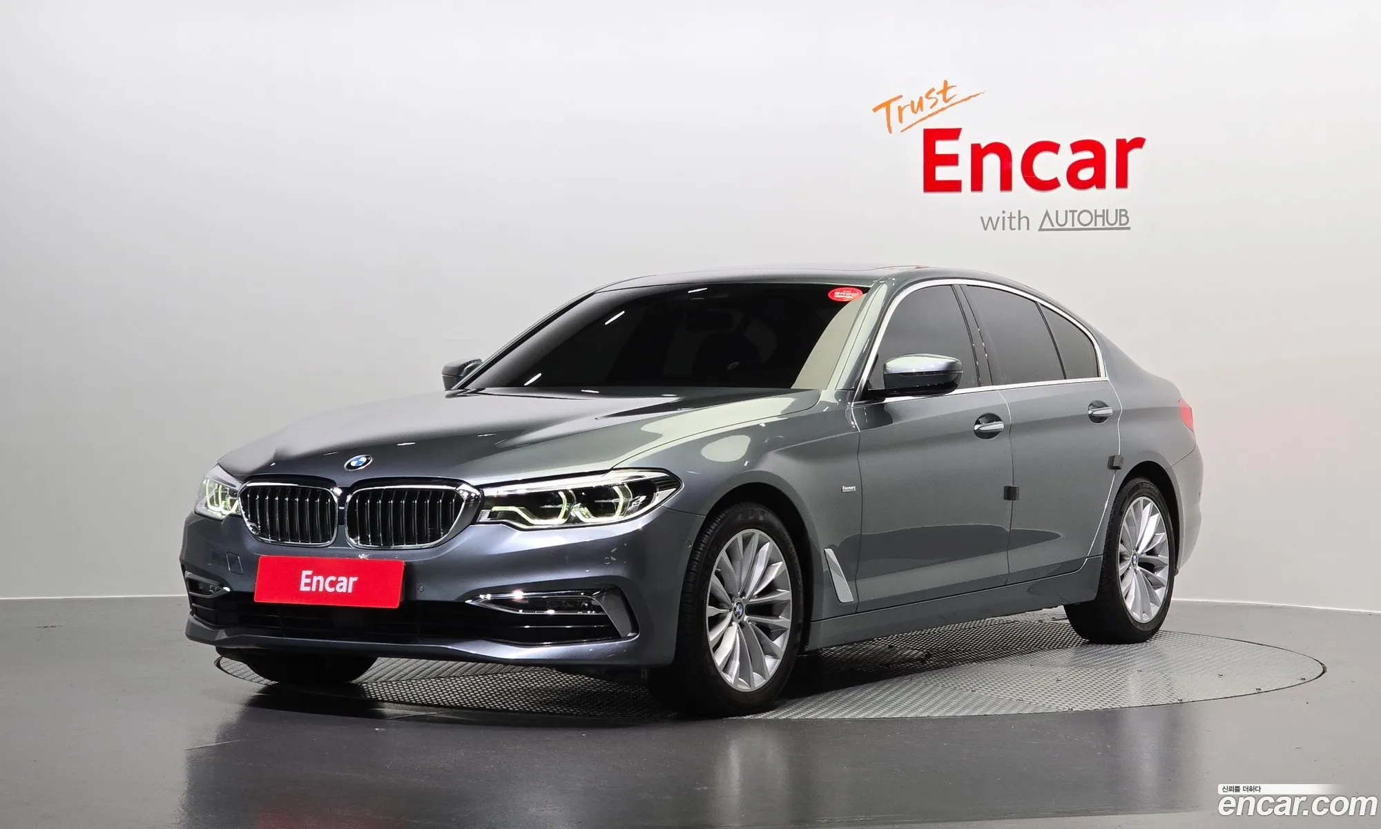 BMW 5 Series G30 520D Luxury Plus - фотография 13532567