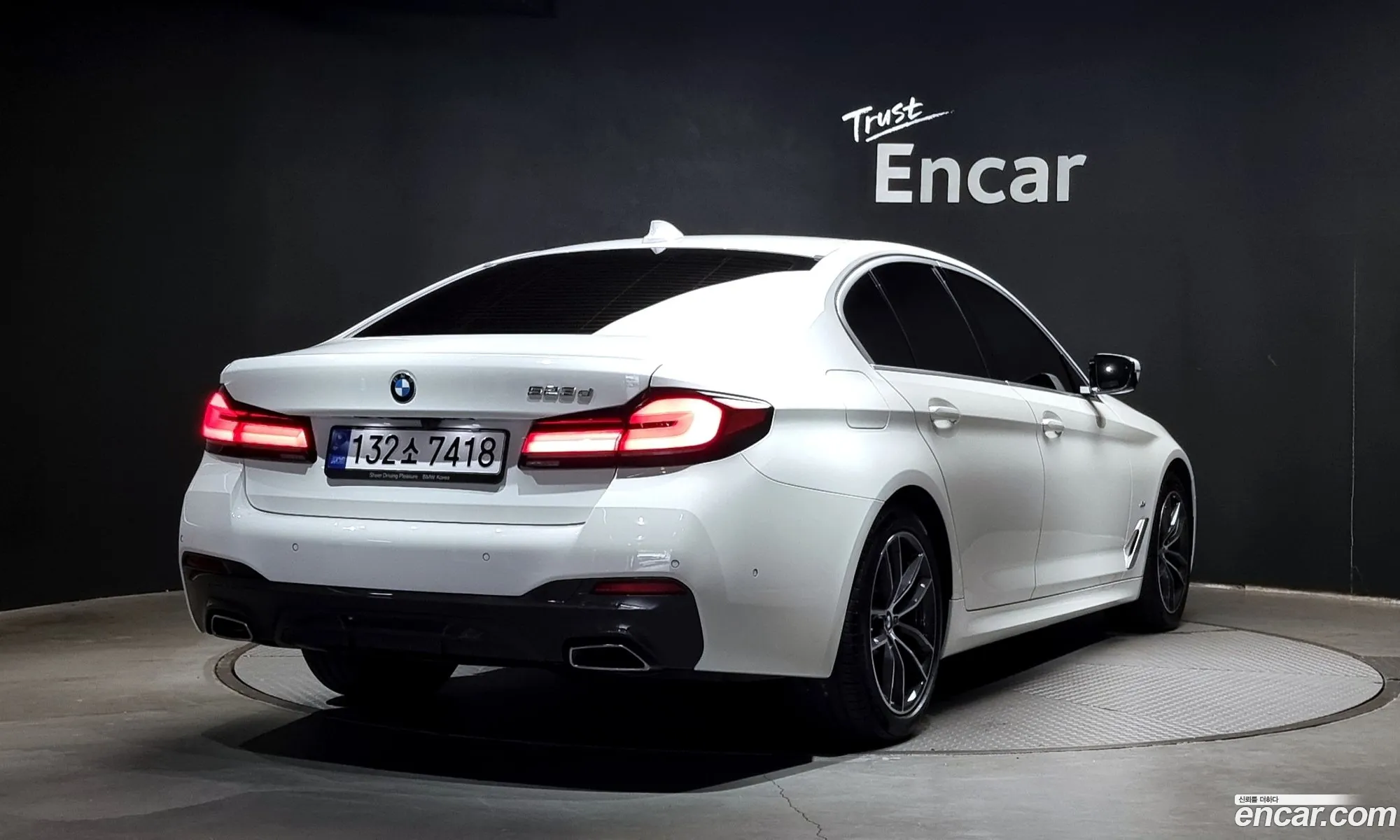 BMW 5 Series G30 523D ​​M Sports - фотография 13532544