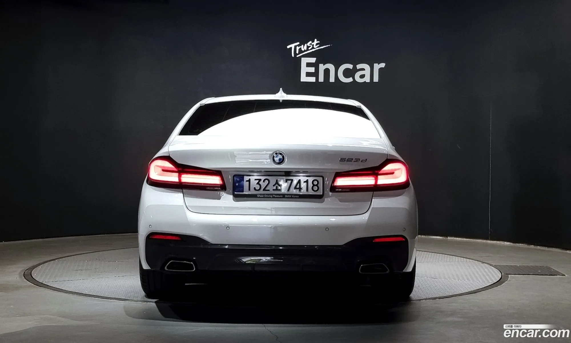 BMW 5 Series G30 523D ​​M Sports - фотография 13532546