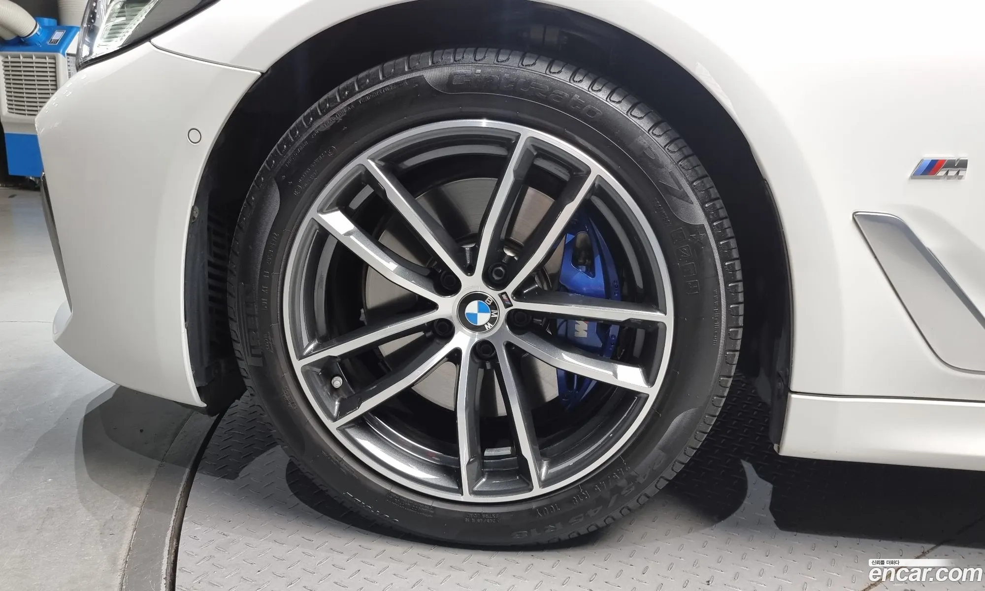BMW 5 Series G30 523D ​​M Sports - фотография 13532547