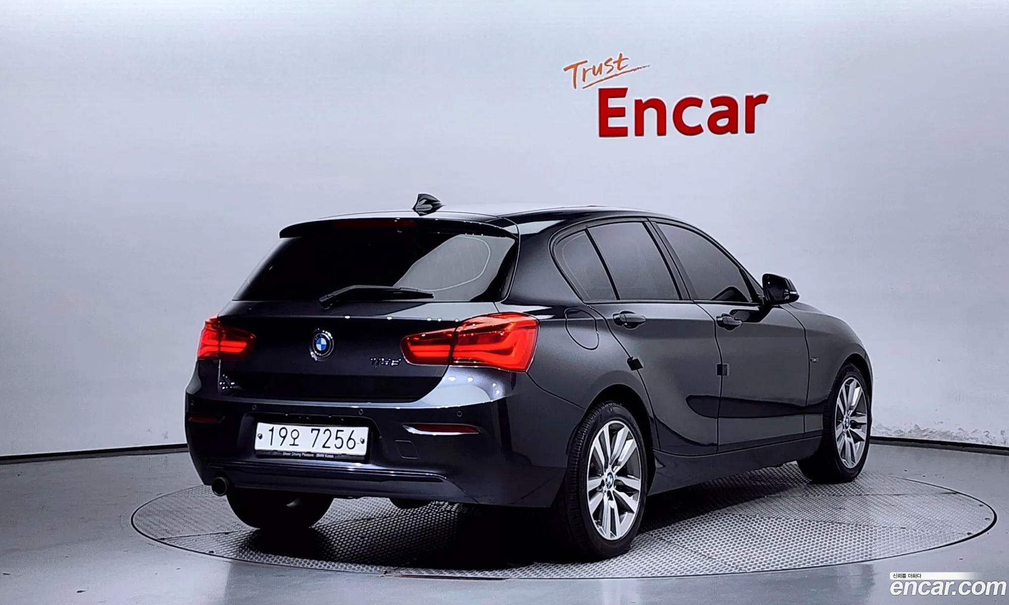 BMW 1 Series F20 118D Sports 5-Door - фотография 13724384
