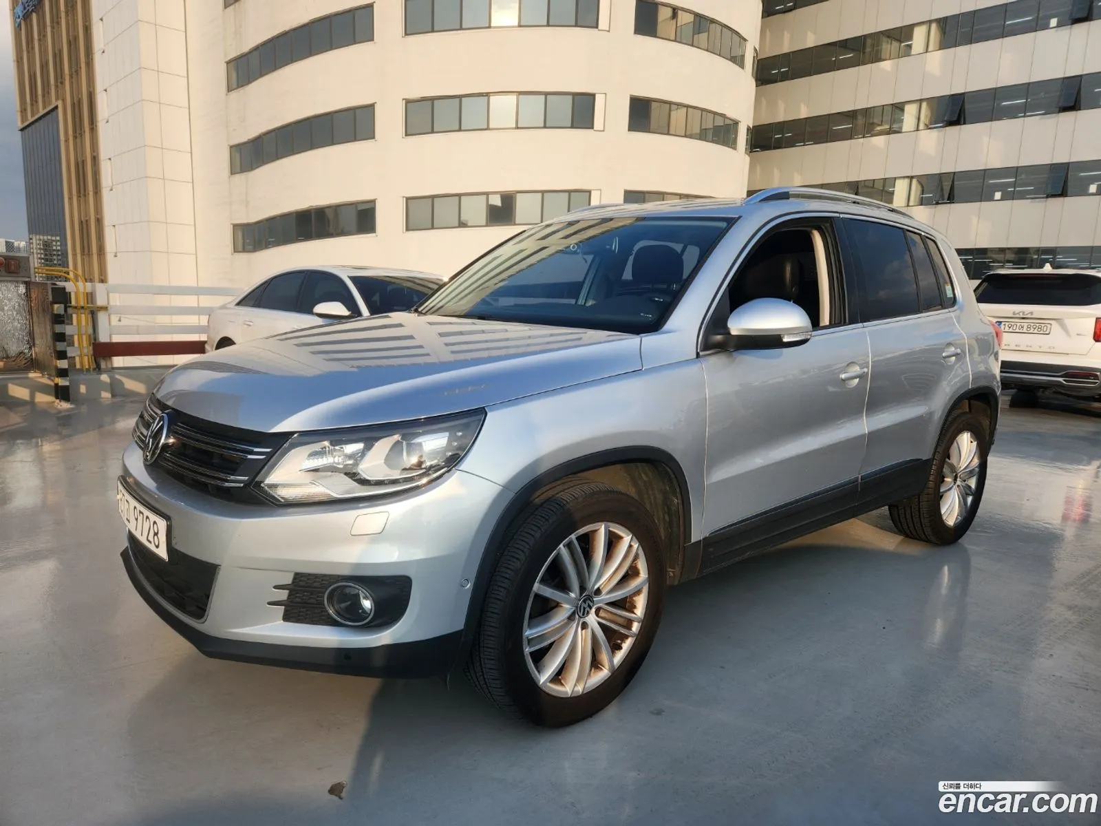 Volkswagen New Tiguan 20 Tdi Premium 5N - фотография 12370366