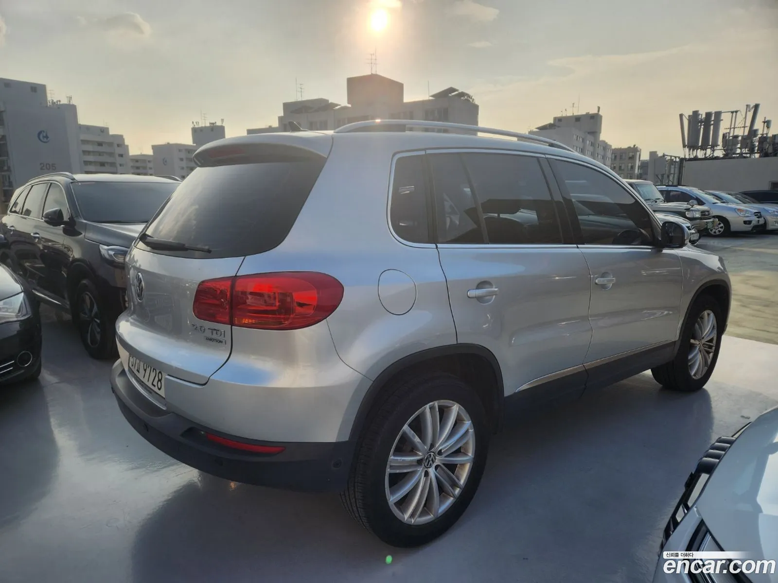Volkswagen New Tiguan 20 Tdi Premium 5N - фотография 12370368