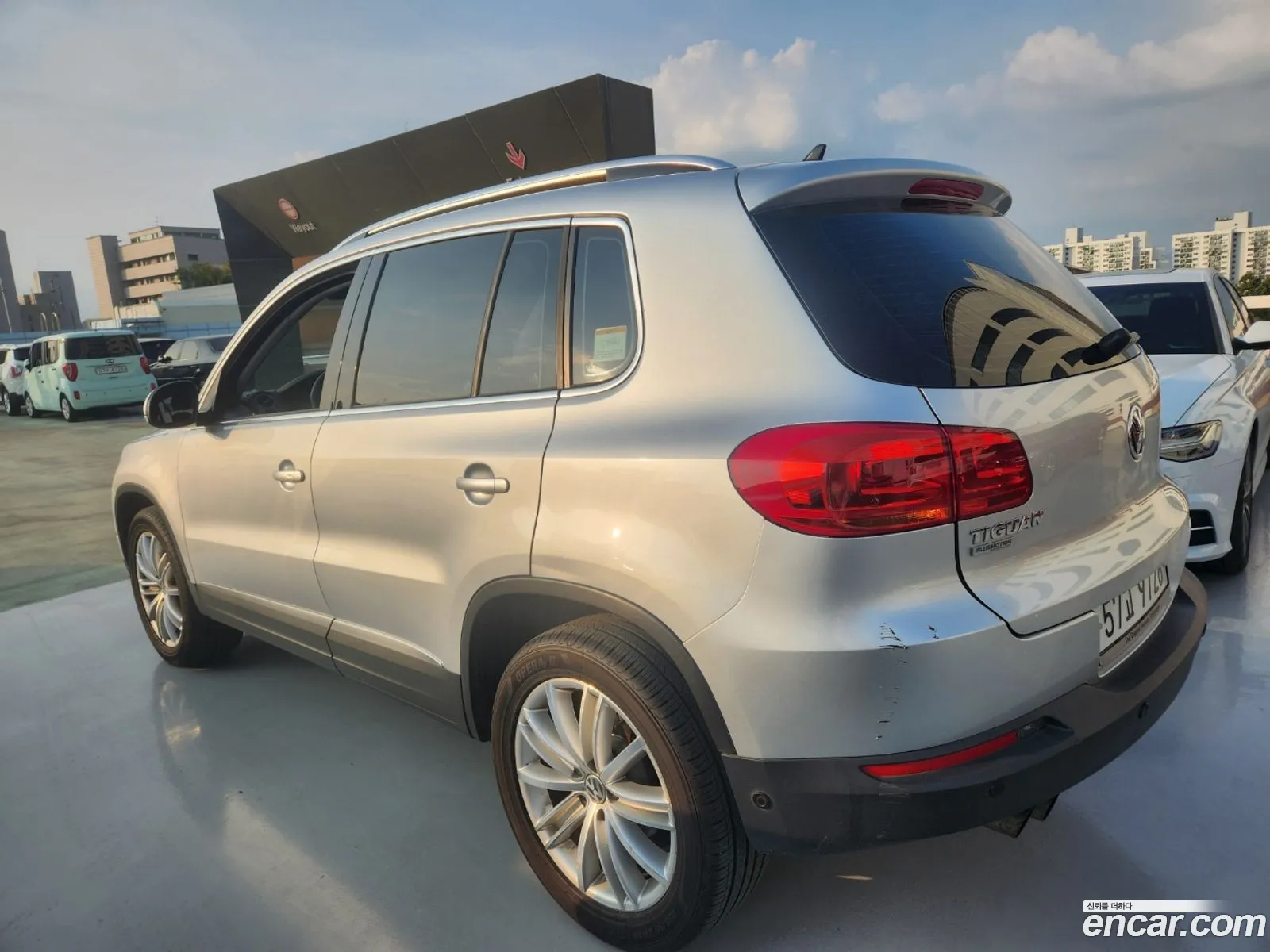 Volkswagen New Tiguan 20 Tdi Premium 5N - фотография 12370369