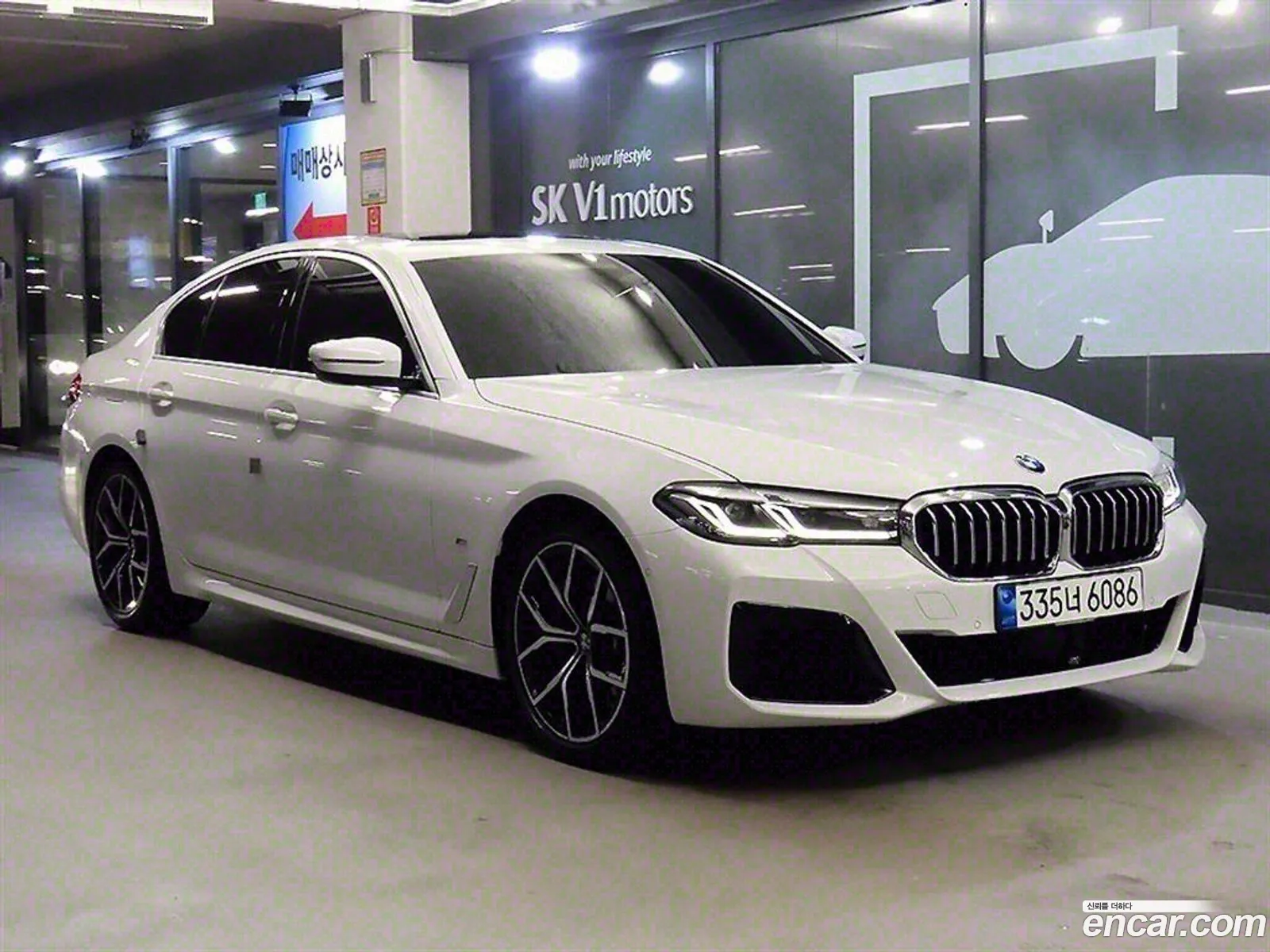 BMW 5 Series G30 530I xDrive M Sports - фотография 13671432