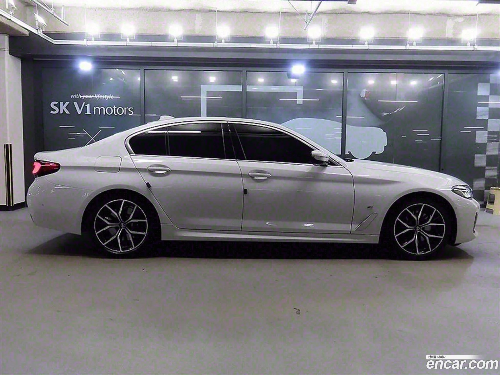 BMW 5 Series G30 530I xDrive M Sports - фотография 13671434