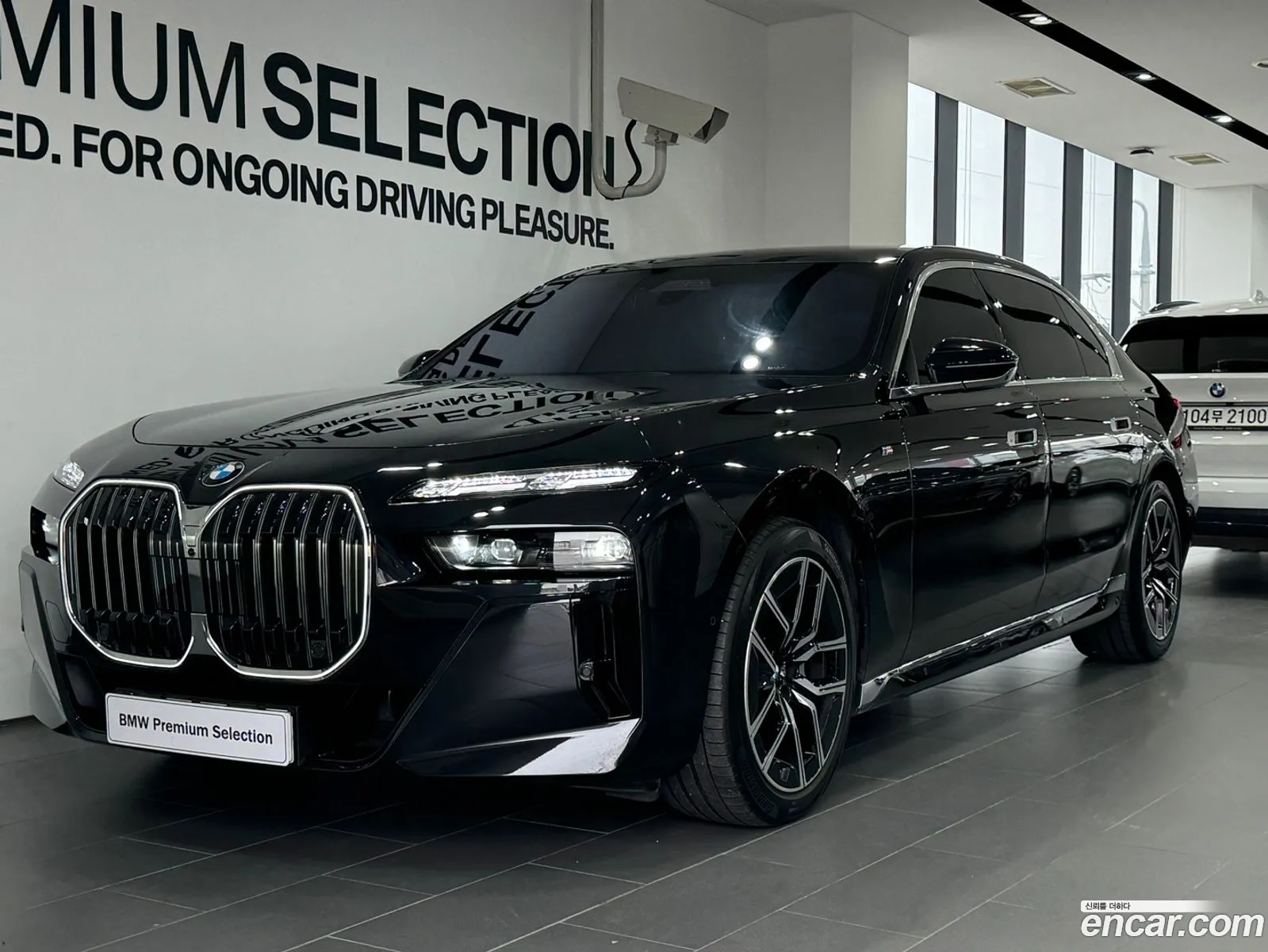 BMW 7 Series G70 740I xDrive M Sports Limited - фотография 13603441