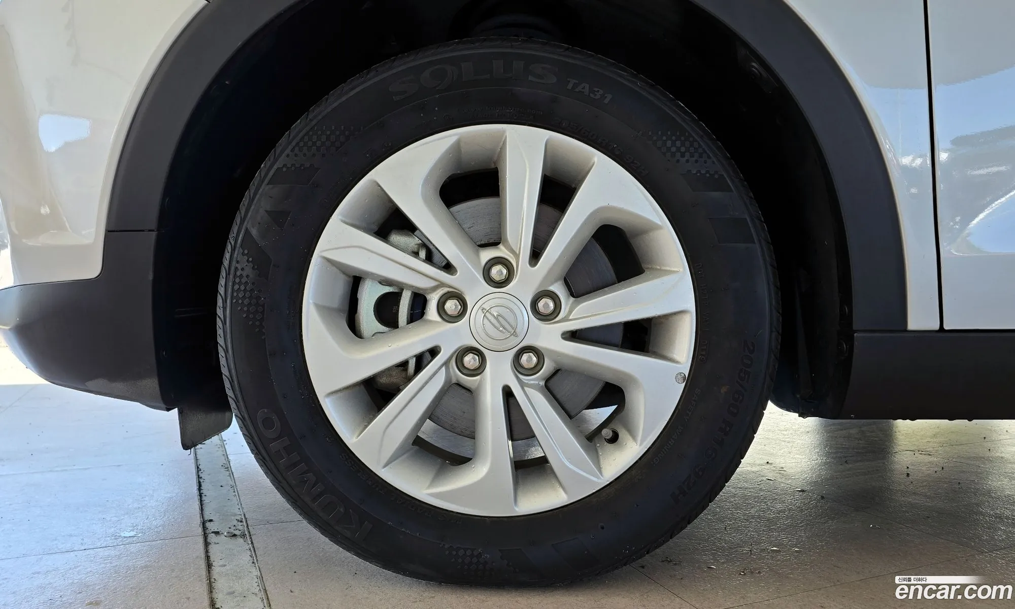Kg Mobility Ssangyong Tivoli Armor Vx 2Wd - фотография 7223821