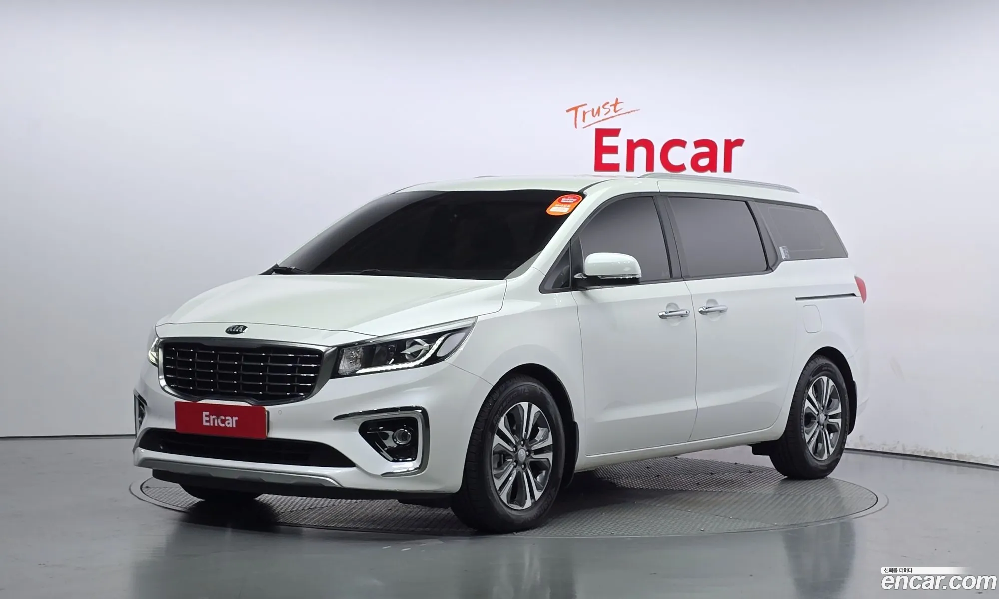 Kia The New Carnival 9-Seater Luxury - фотография 13283525
