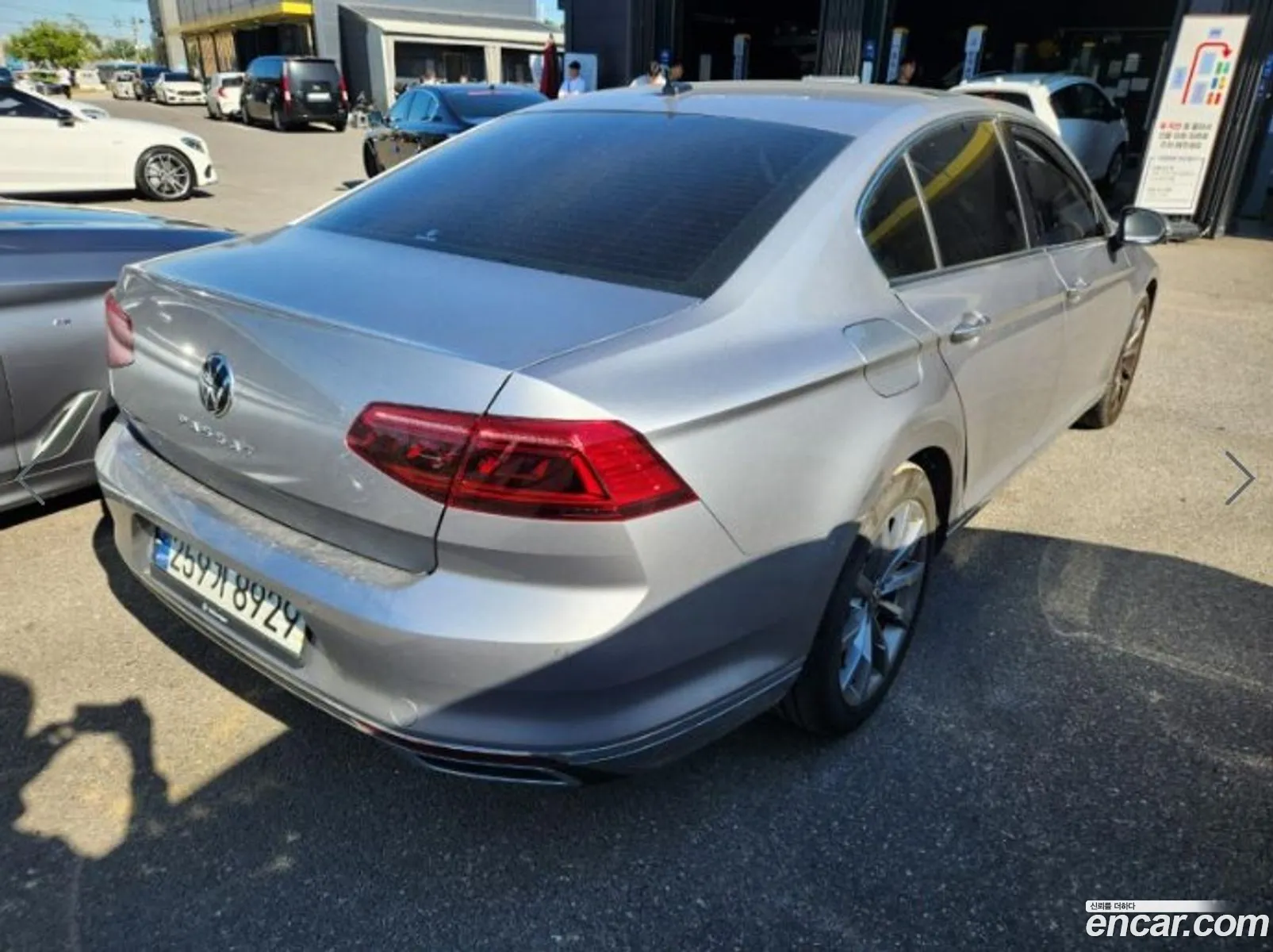 Volkswagen Passat GtB8 20 Tdi - фотография 12370380