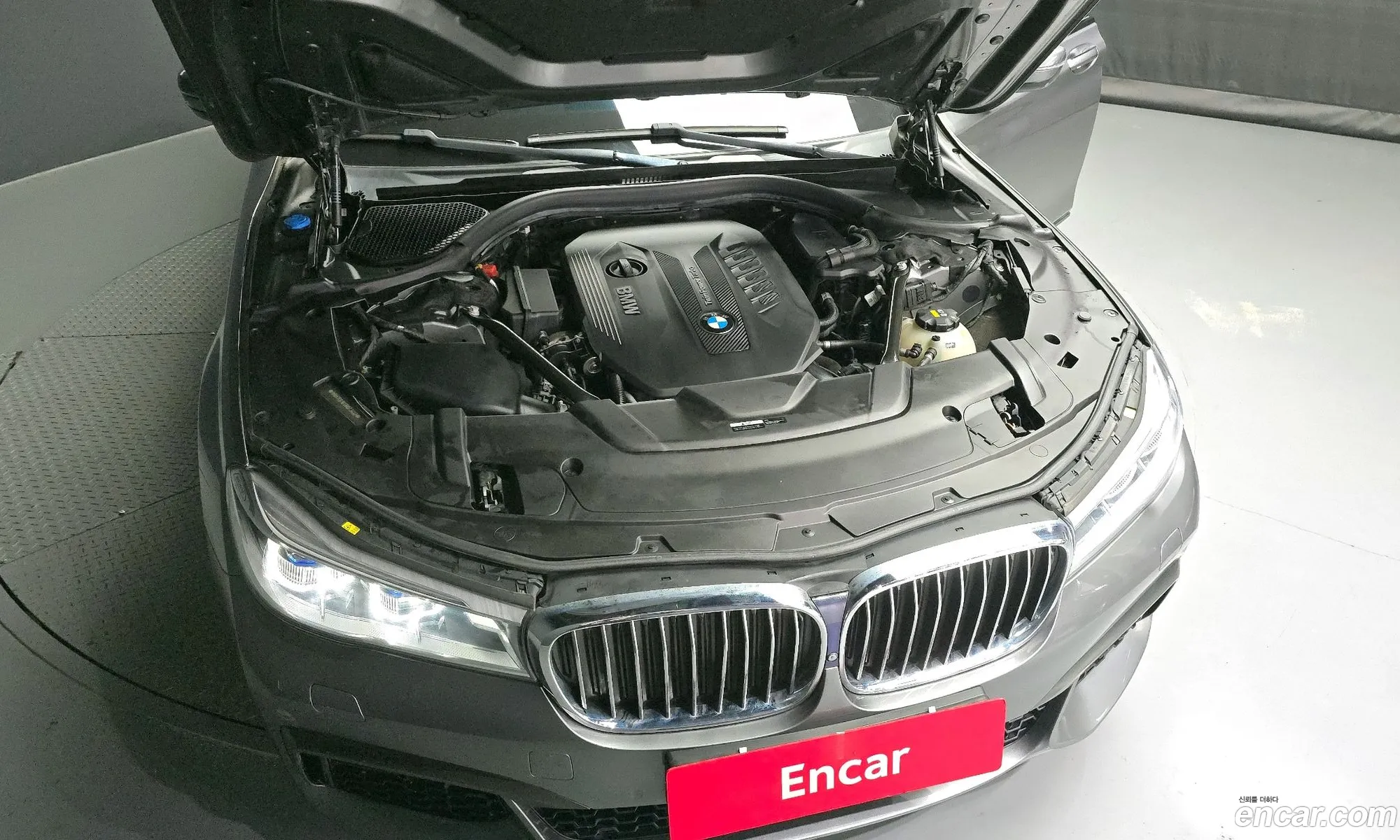 BMW 7 Series G11 740D xDrive M Sports - фотография 13799421