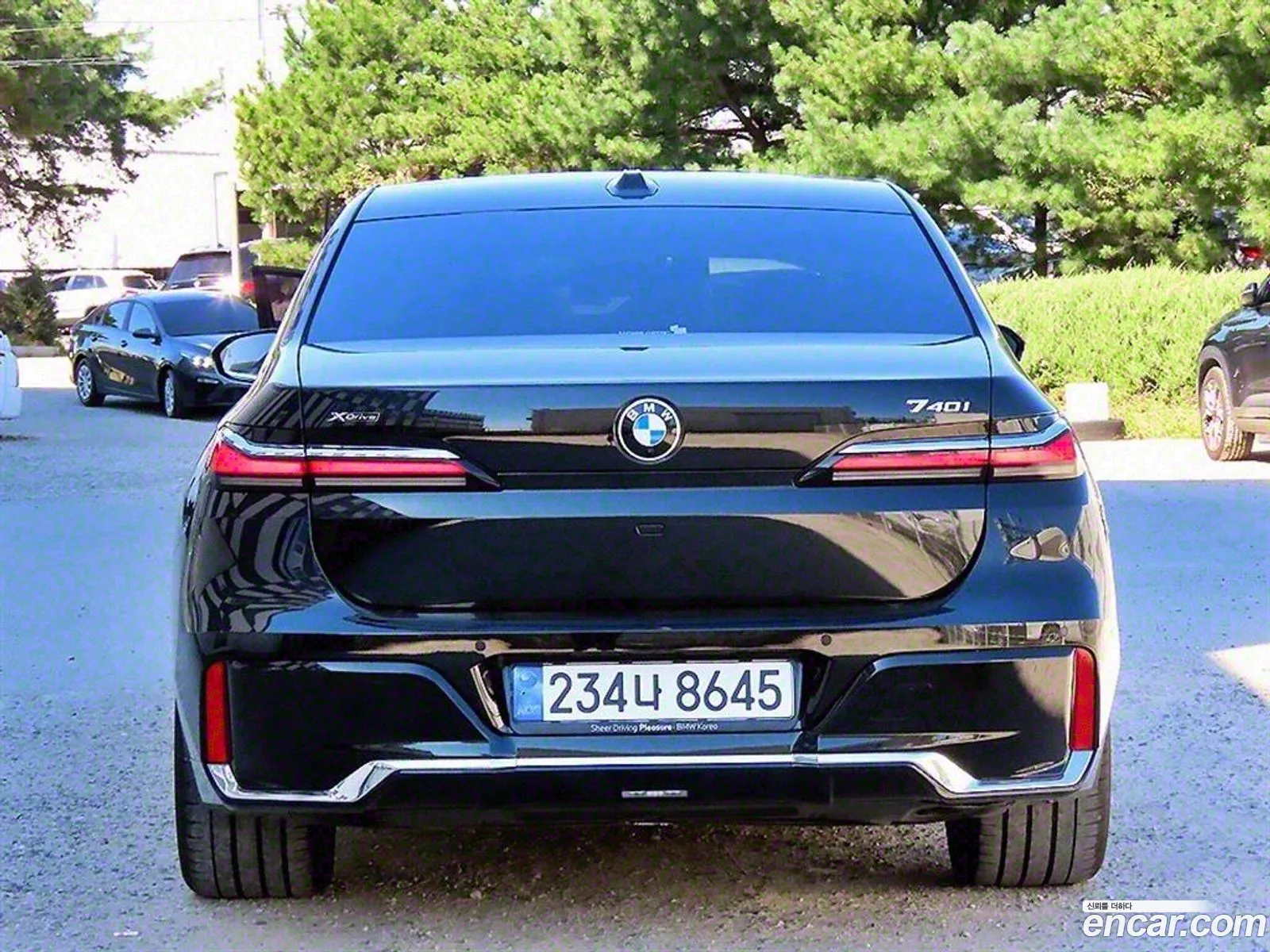 BMW 7 Series G70 740I xDrive M Sports - фотография 13647130