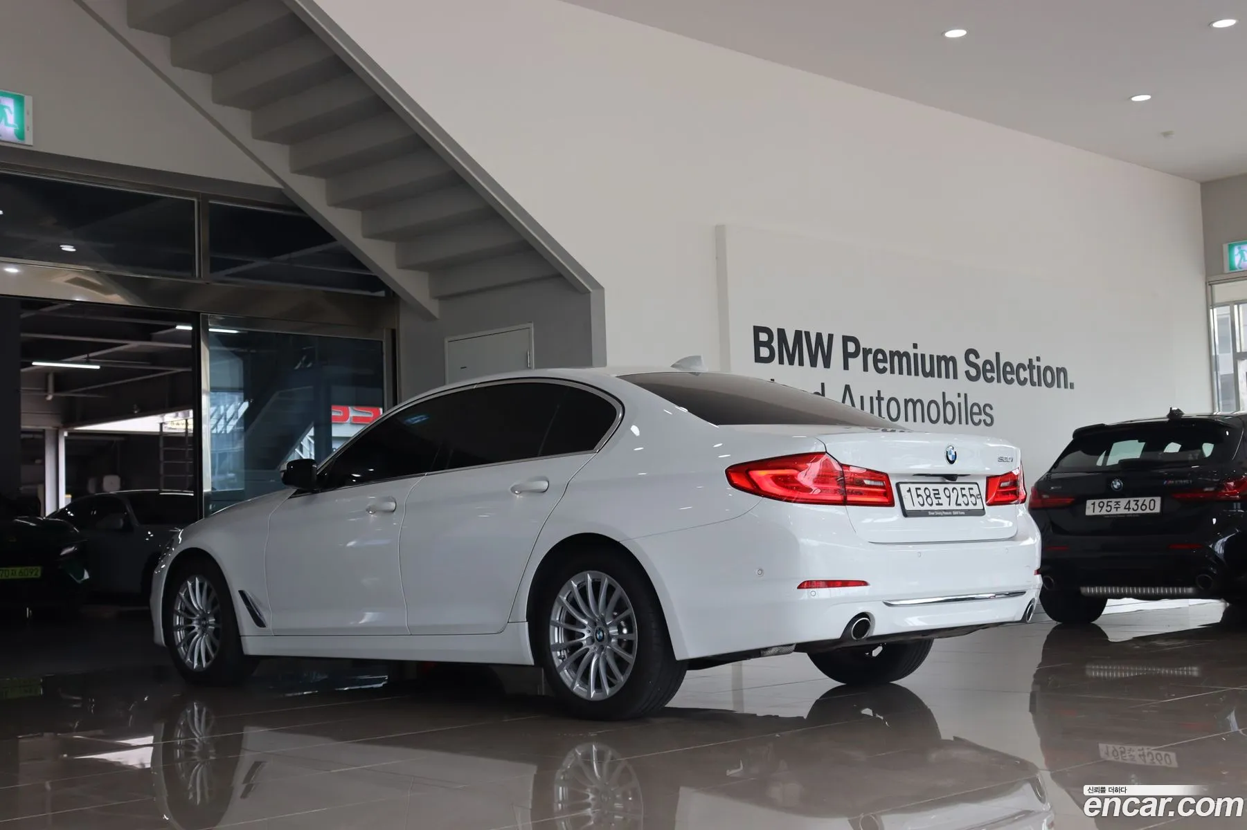 BMW 5 Series G30 520I Luxury - фотография 13667677