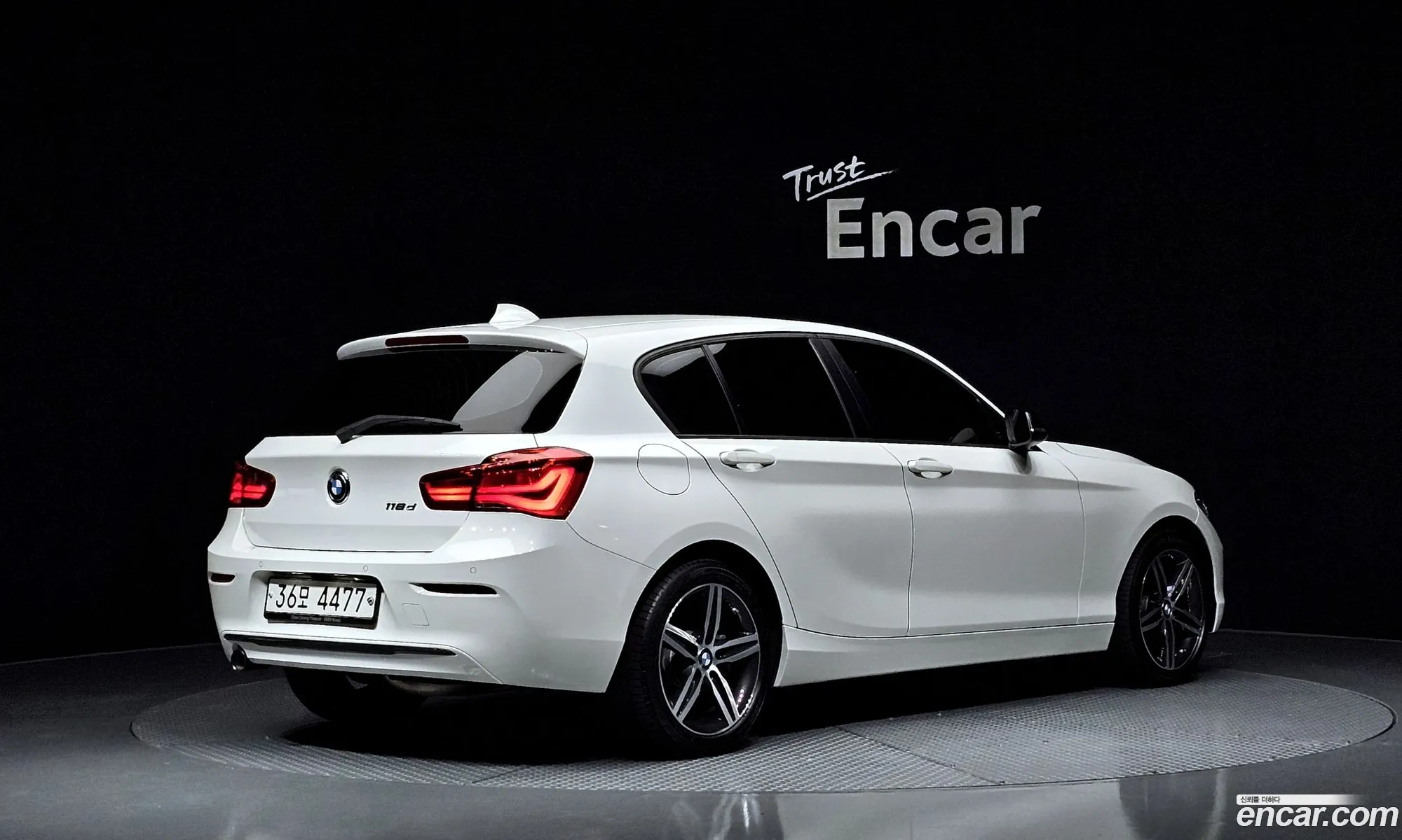 BMW 1 Series F20 118D Sports 5-Door - фотография 13684139