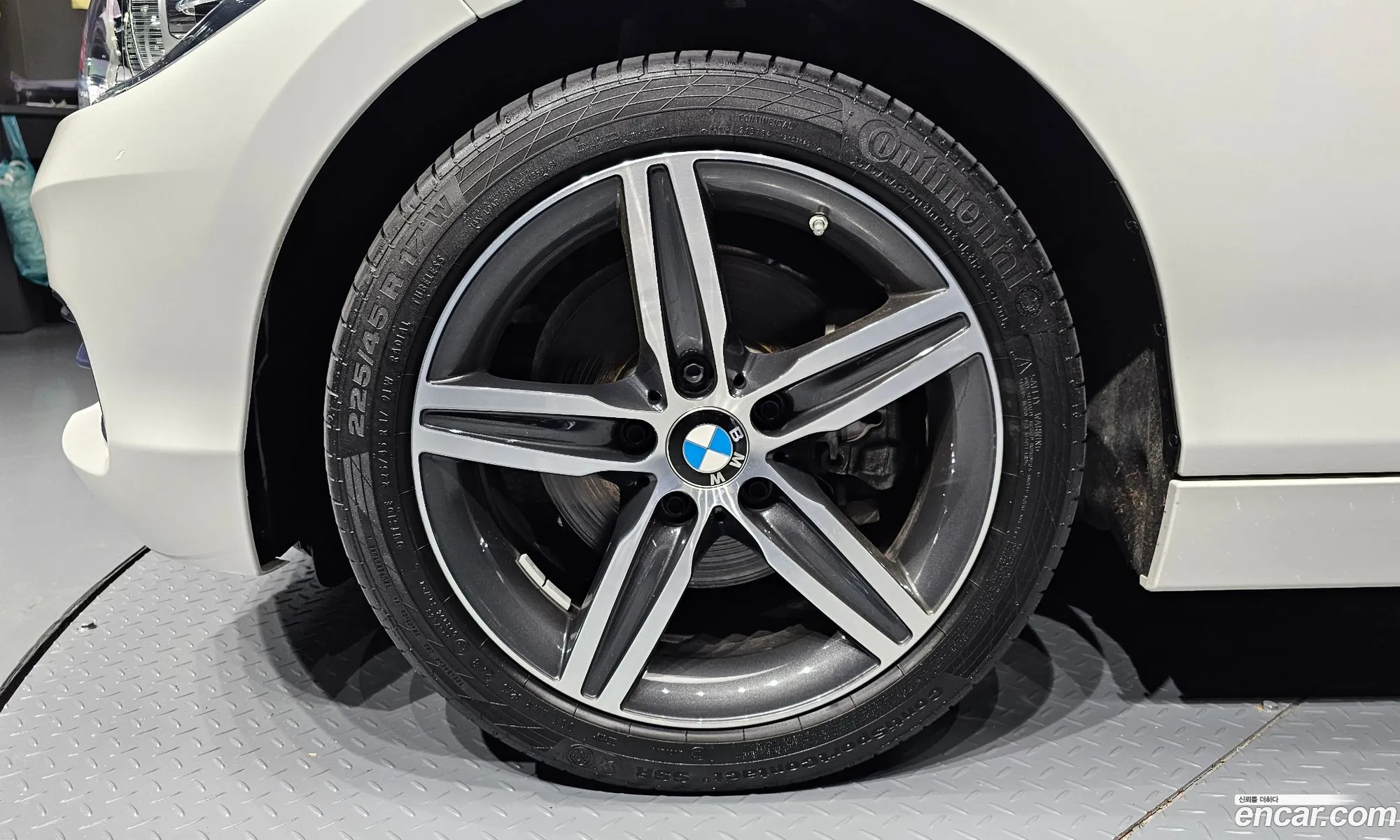 BMW 1 Series F20 118D Sports 5-Door - фотография 13684142
