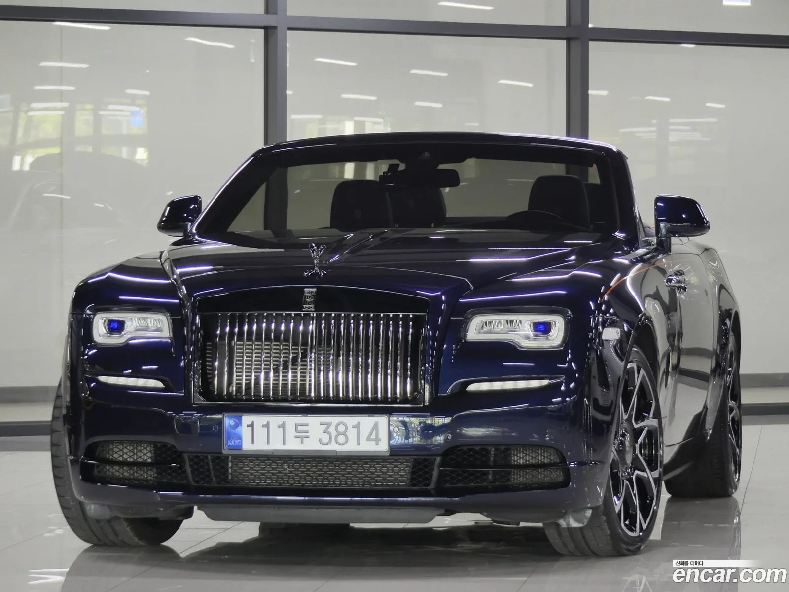 Rolls-Royce Dawn 66 V12 - фотография 3720461