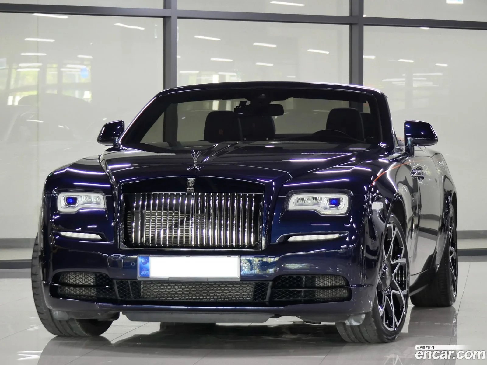 Rolls-Royce Dawn 66 V12 - фотография 3720462