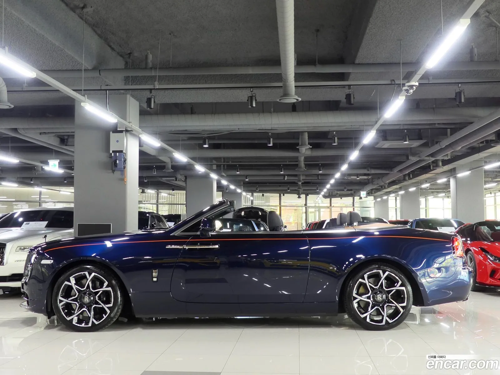 Rolls-Royce Dawn 66 V12 - фотография 3720464