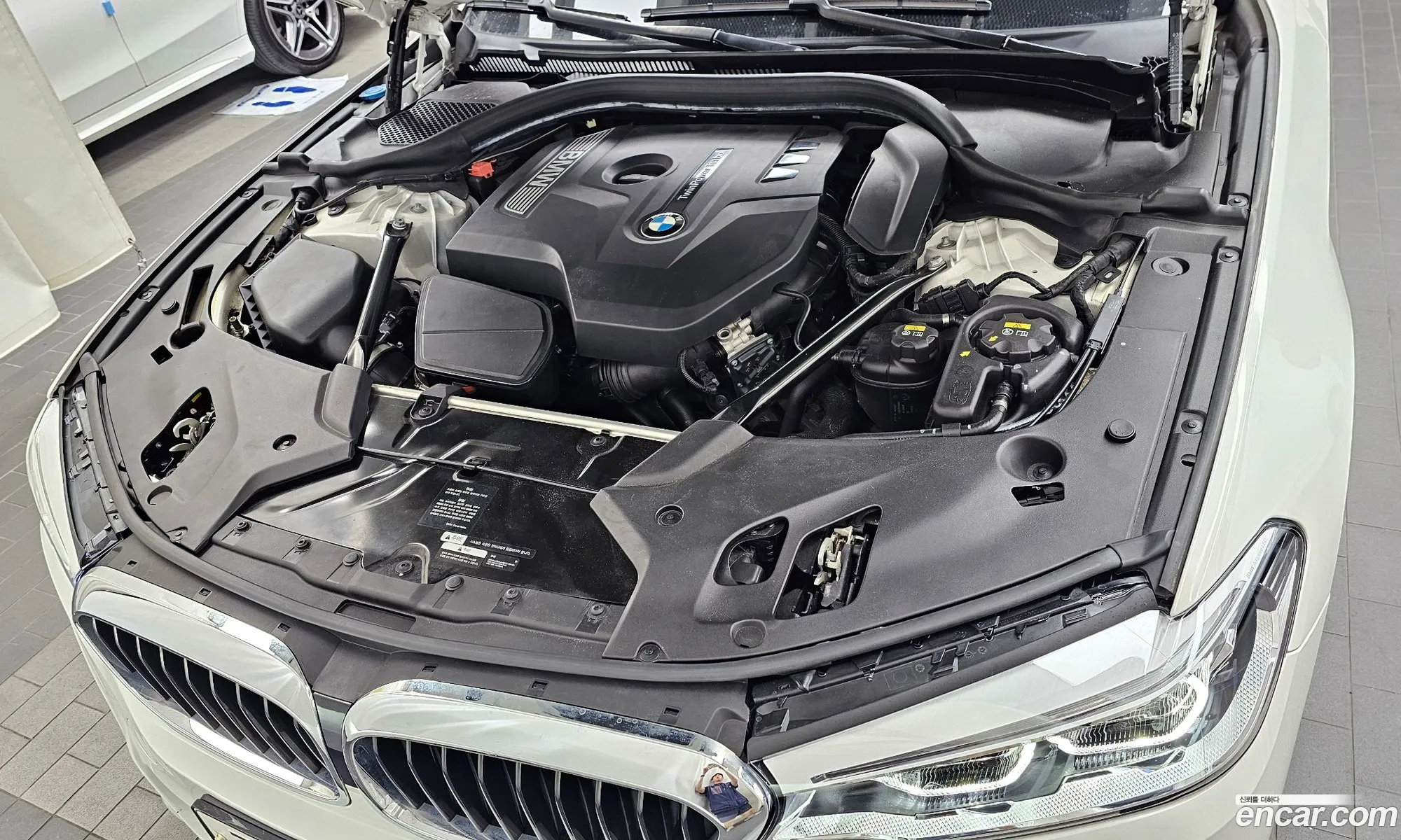 BMW 5 Series G30 530I xDrive M Sports - фотография 13532596