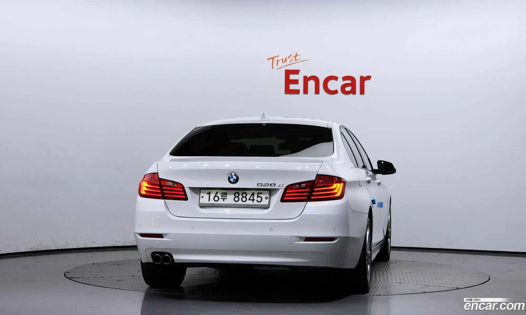 BMW 5 Series F10 520D - фотография 13671423