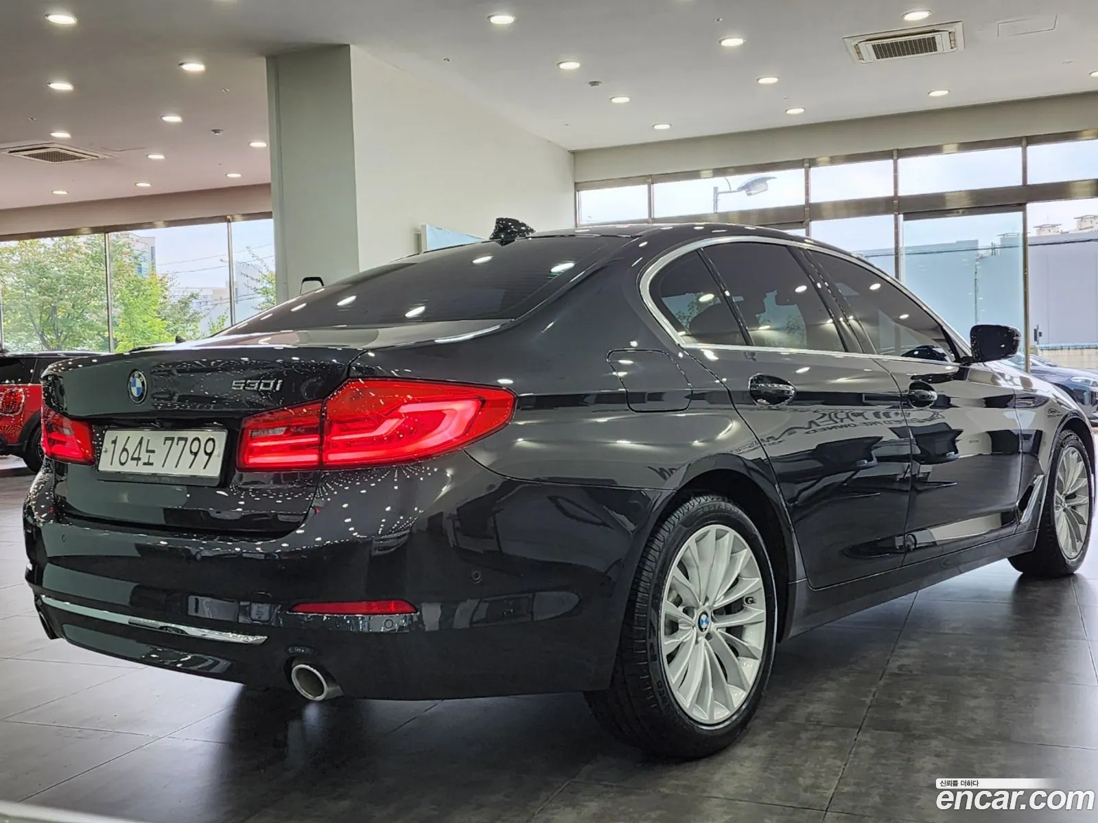 BMW 5 Series G30 530I Luxury Plus - фотография 13671389
